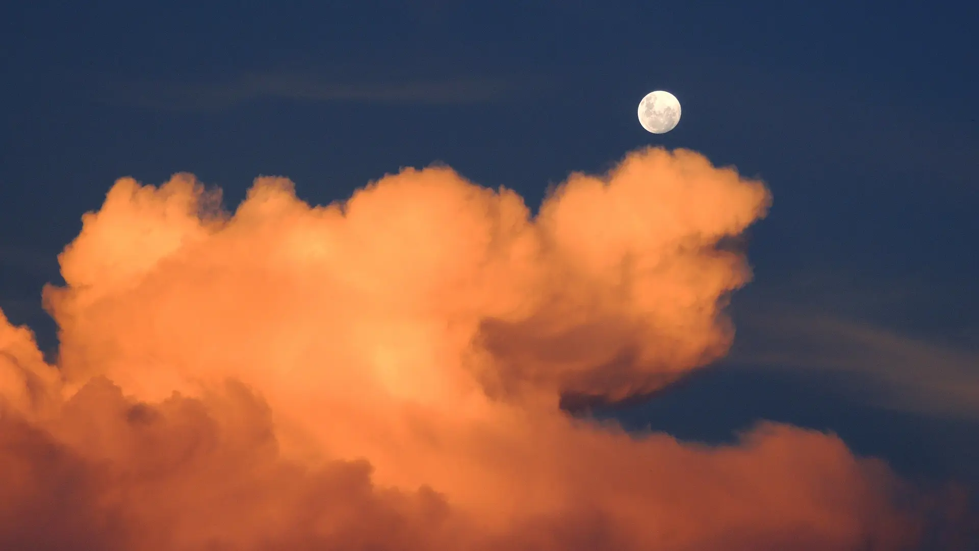 nebo, oblak, horoskop, mesec, pixabay-666ee365e7d4b.webp