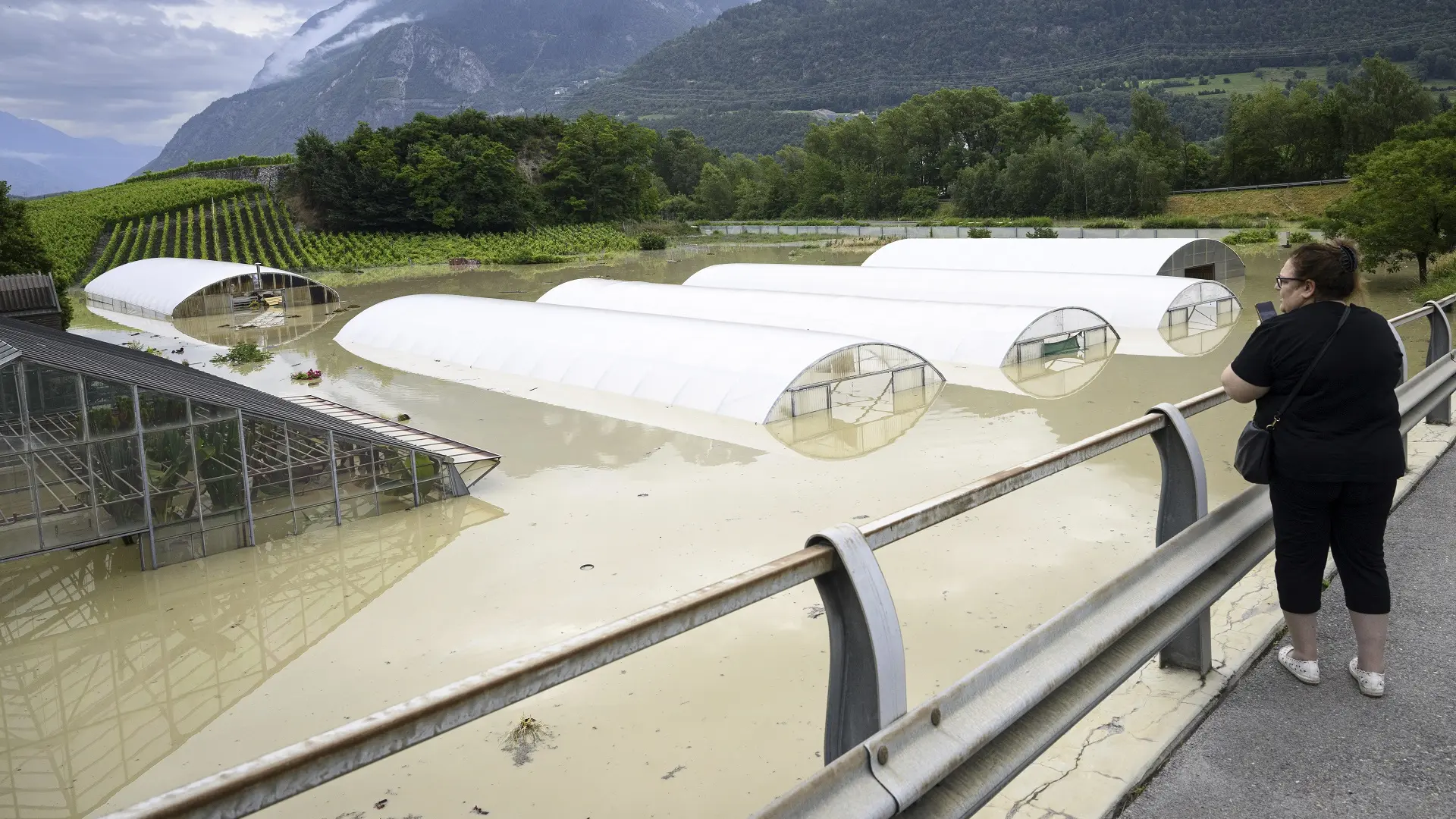 poplave i klizište u švajcarskoj, švajcarska - 30 jun 2024 - foto Jean-Christophe Bott Keystone via AP Tanjug (3)-66813203cd0c5.webp