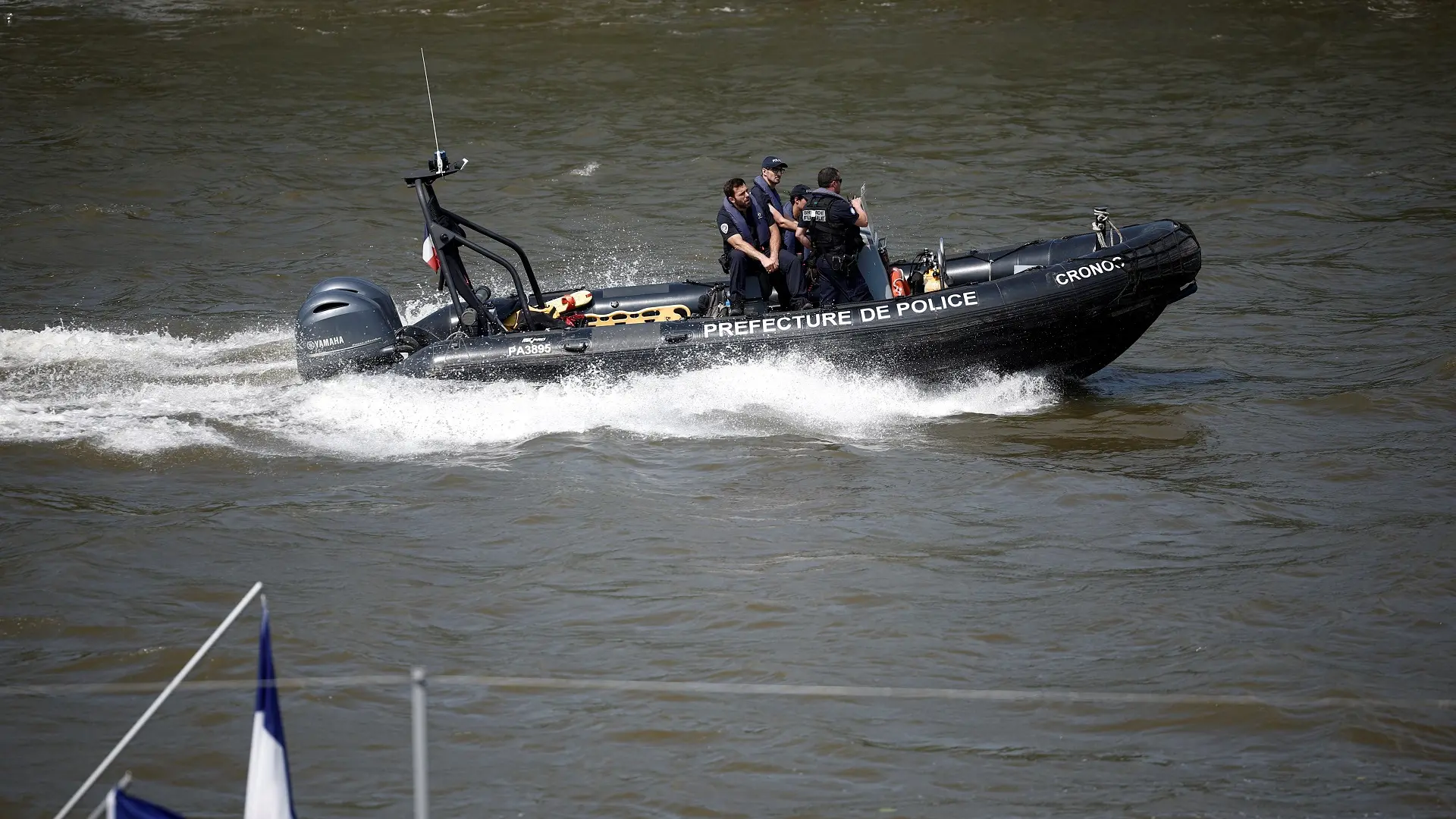 sena, praiz, francuska rečna policija, 27 jun 2024 - foto Reuters (1)-667ec4c2ded88.webp