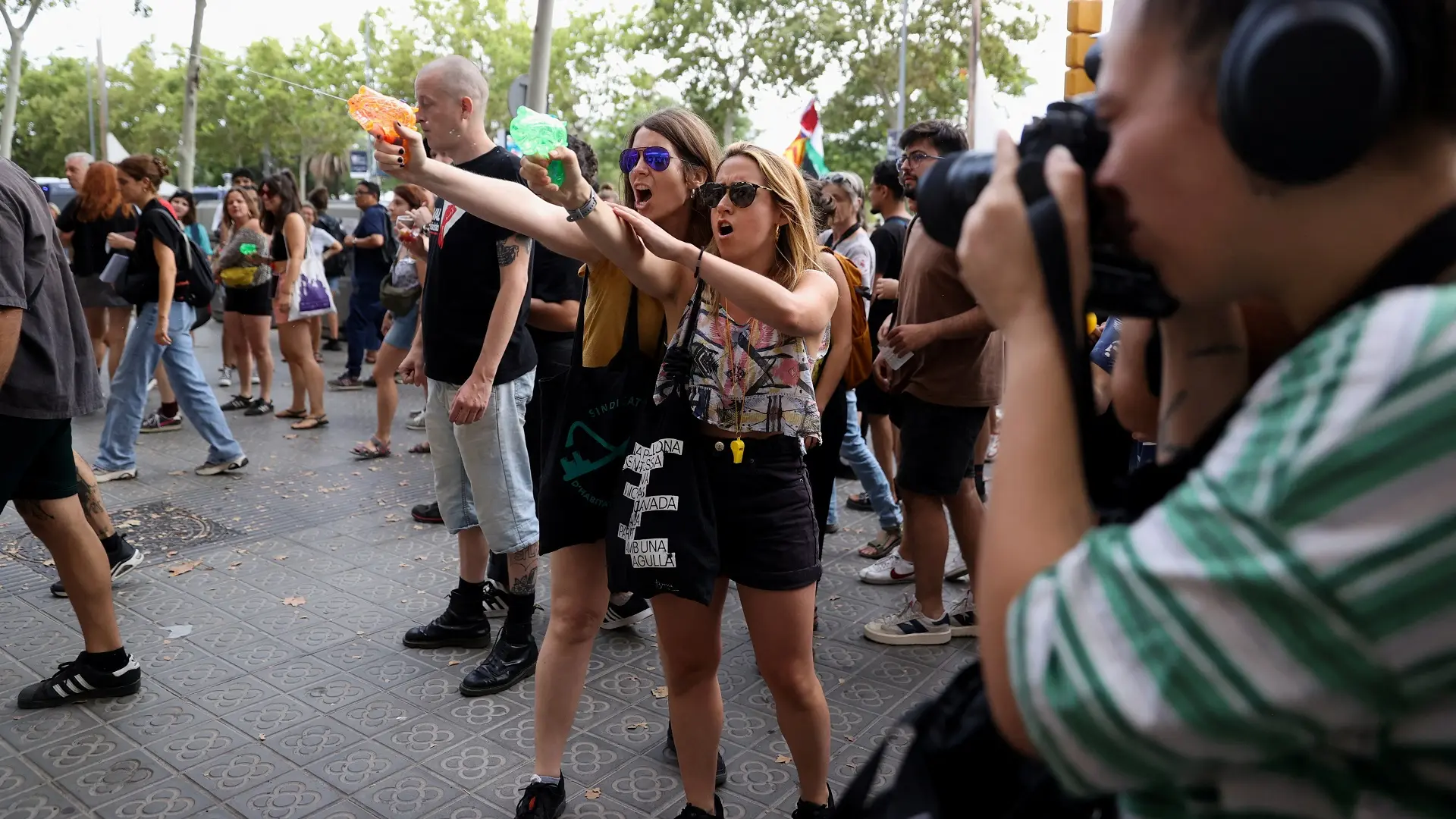 barselona, turizam, turisti, vodeni pištolji, vodenim pištoljima na turiste - 6 jul 2024 - foto Reuters-669542b9d0f97.webp