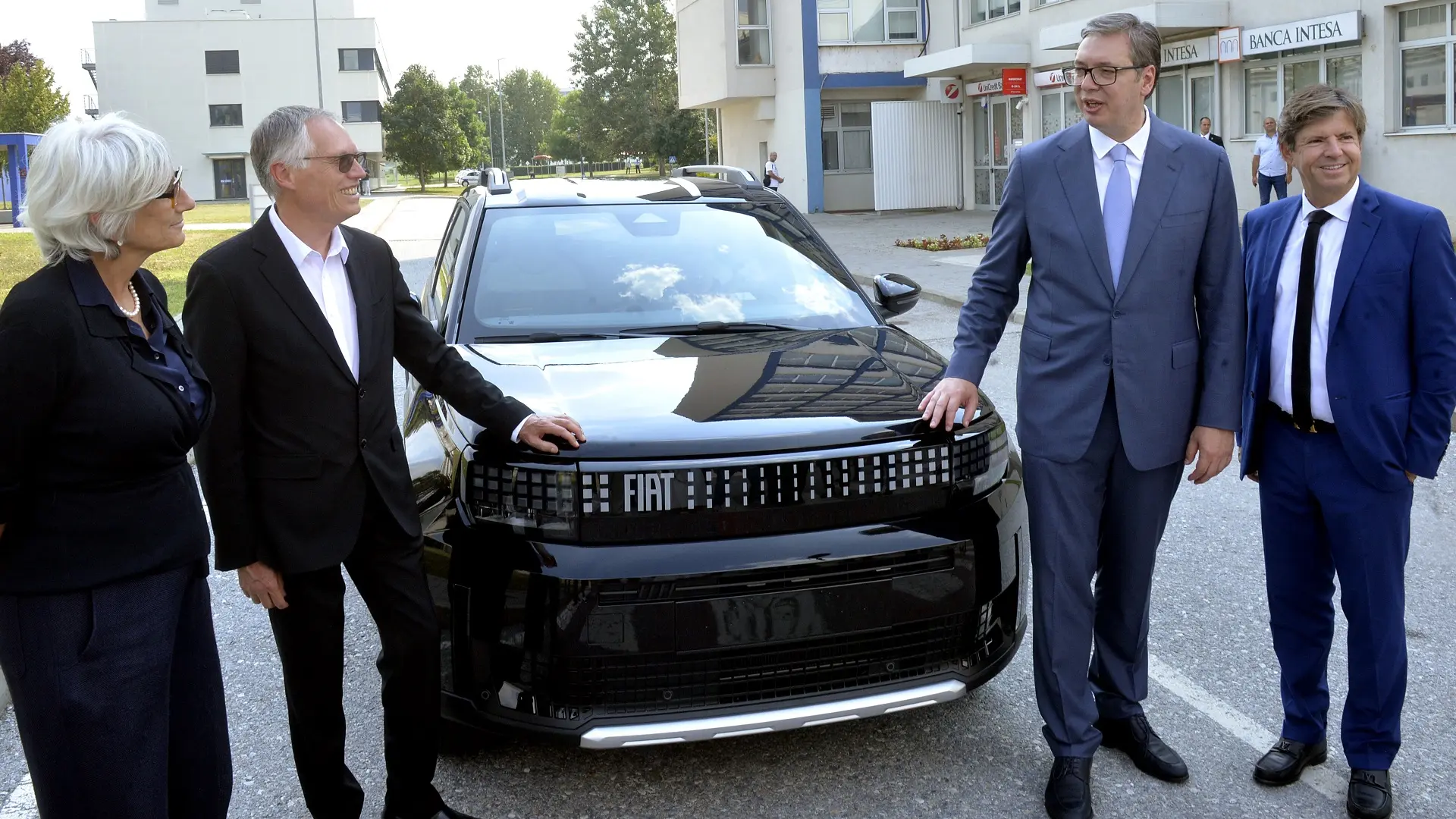 karlos tavareš, aleksandar vučić - fiat grande panda, 22 jul 2024 - foto TANJUG RADE PRELIĆ (2)-669e6ddaa31dc.webp