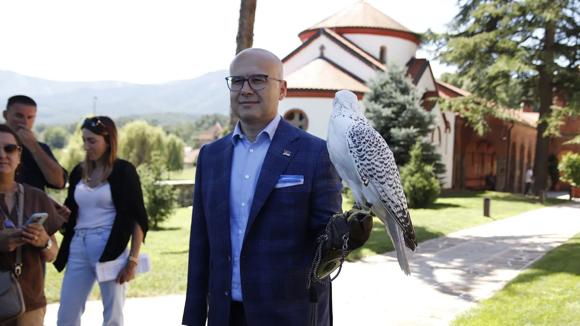 miloš vučević u obilasku manastira žiča, 27 jul 2024 - foto TANJUG JOVANA KULAŠEVIĆ (1)-66a4dcebc7149.webp