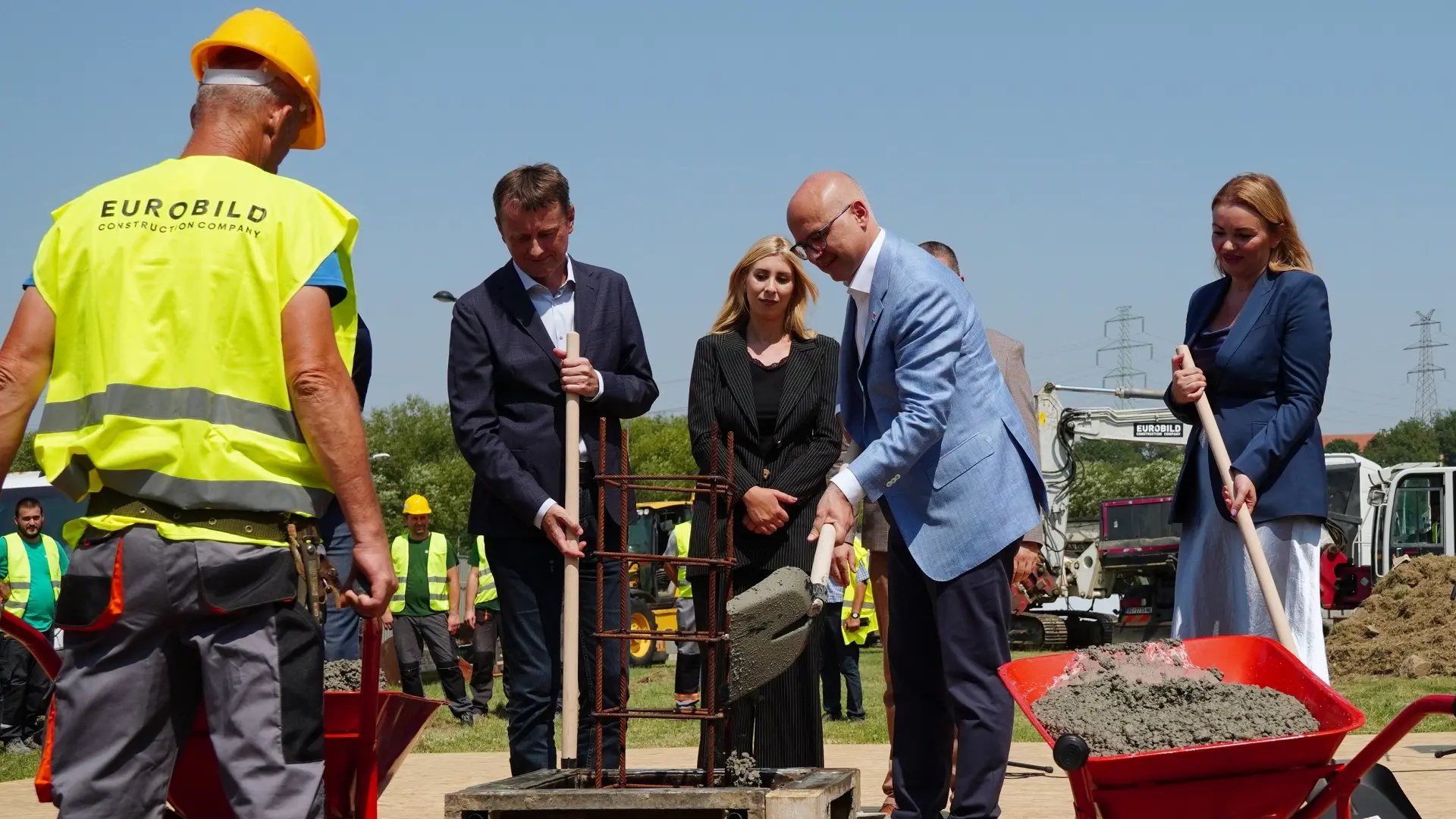 miloš vučević, polaganje kamenja temeljca za izgradnju socijalnih stanova - 17 jul 2024 - foto TANJUG VLADIMIR ŠPORČIĆ-6697cd49042e6.webp