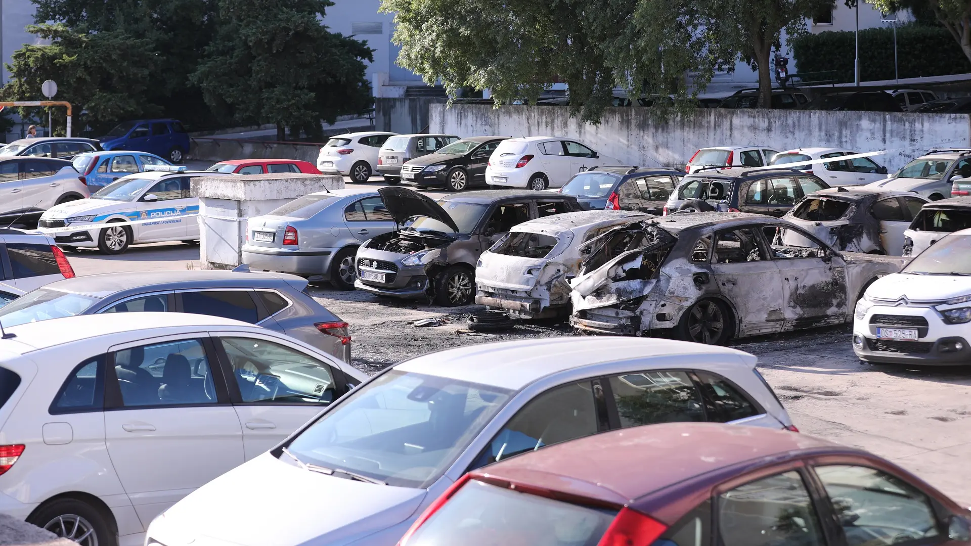 požar na parkingu u splitu, split, izgoreli automobili - 15 jul 2024 - Ivo Cagalj PIXSELL-6694d6ff231b4.webp