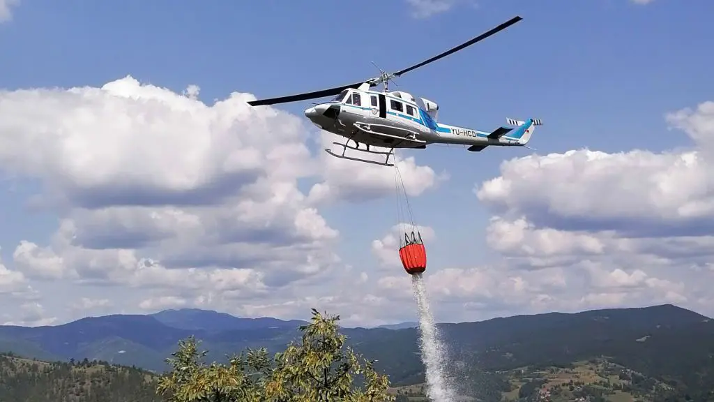 gašenje poažra, vatrogasni helikopter Bell 212 MUP Srbije, 26 jul 2024 - TANJUG OMK MUP REPUBLIKE SRBIJE (3)-66bf43a7d4e8d.webp