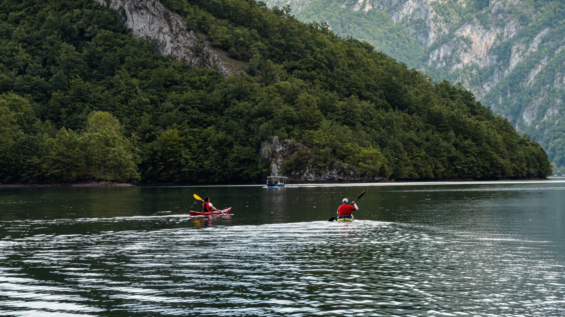 jezero Perućac shutterstock-66ac80dbd89d4.webp