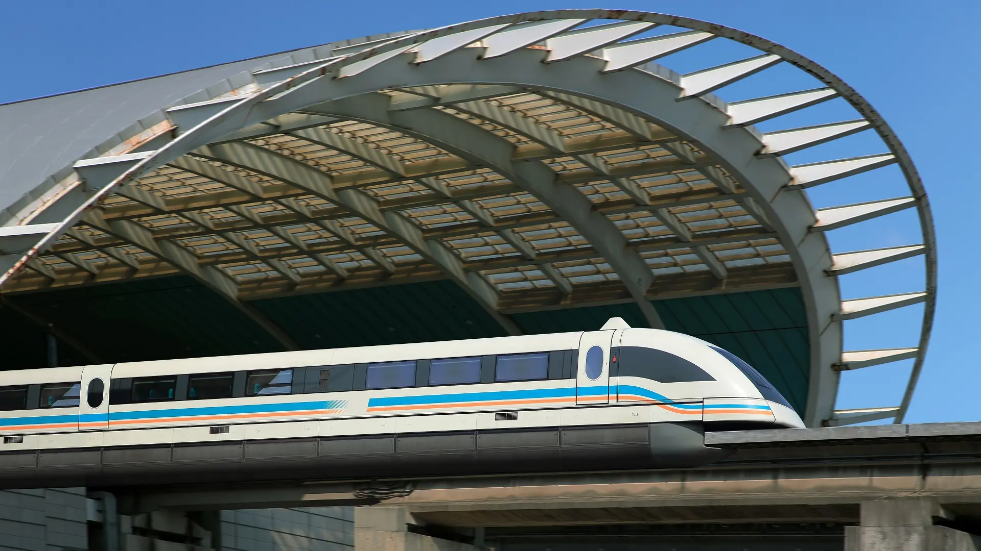 maglev, kina, šangaj -  shutterstock_579114202-66b1f6f07a947.webp