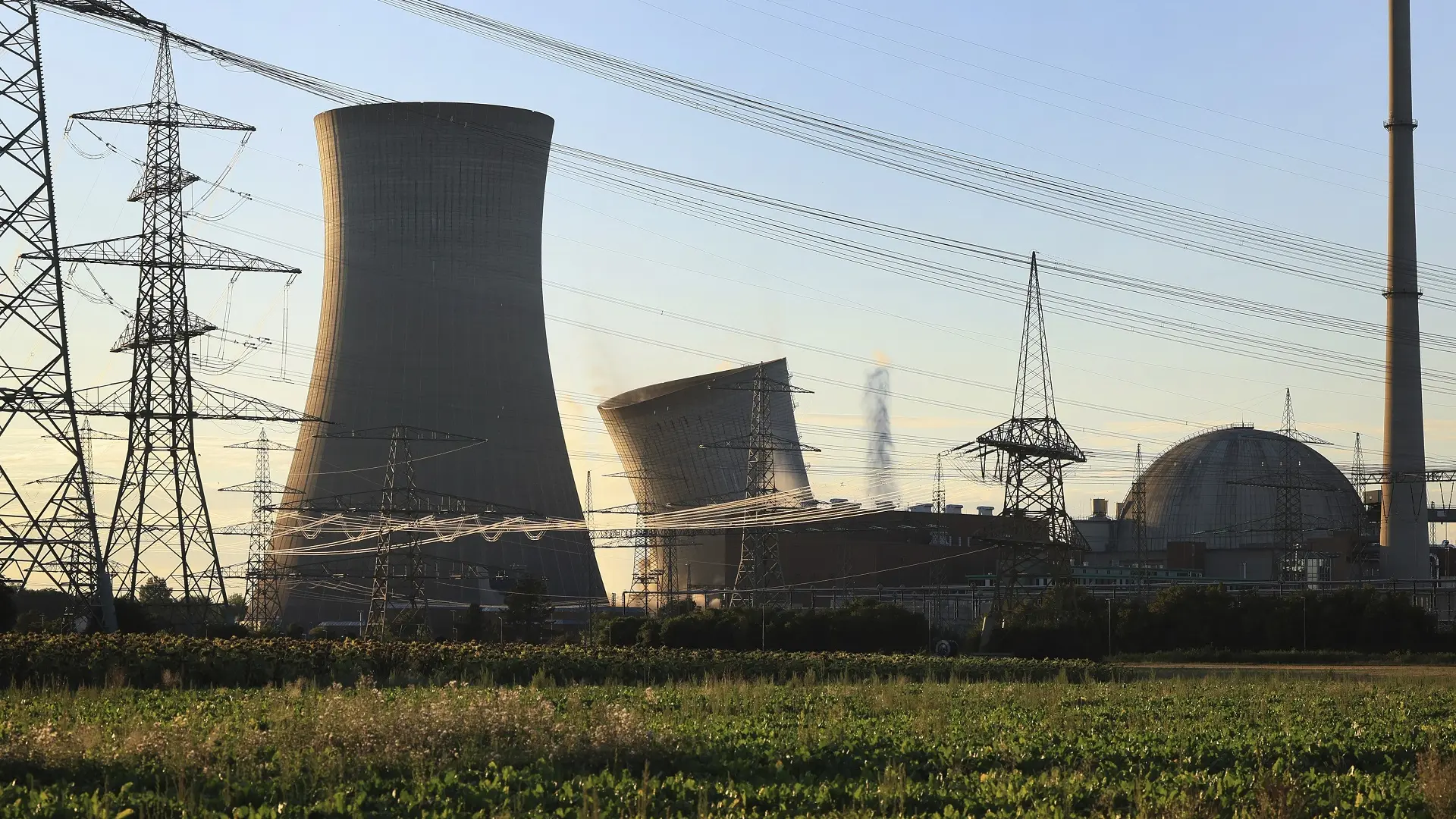 nemačka, srušena dva tornja za hlađenje nuklearne elektrane u nemačkoj - 16 avg 2024 - foto Karl-Josef Hildenbrand dpa via AP Tanjug-66bfa80b3db6d.webp