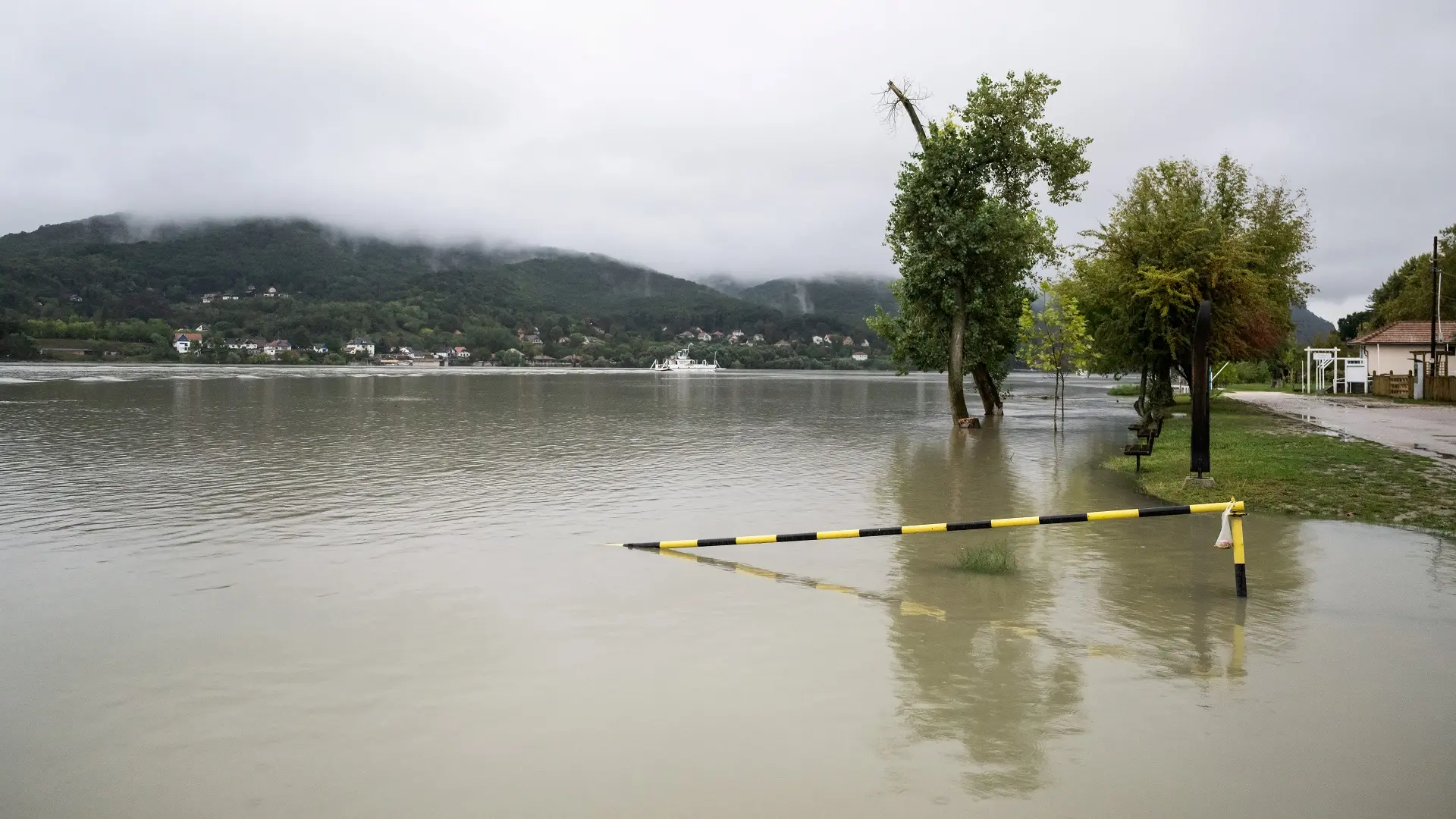 dunav u mađarskoj, mađarska, poplava, poplave - 16 sept 2024 - foto Reuters-66e927ea8c921.webp