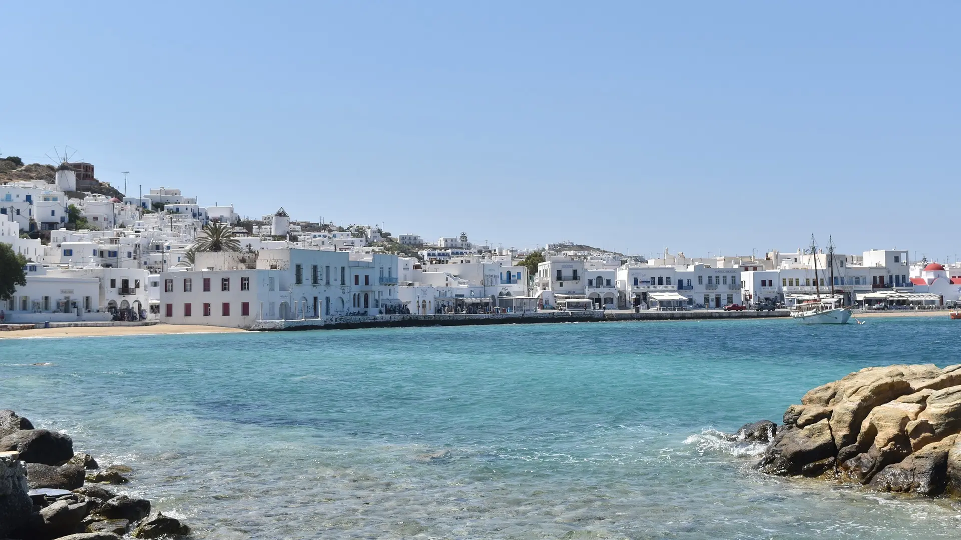 mikonos grčka plaža pixabay-66dd883b3f8df.webp