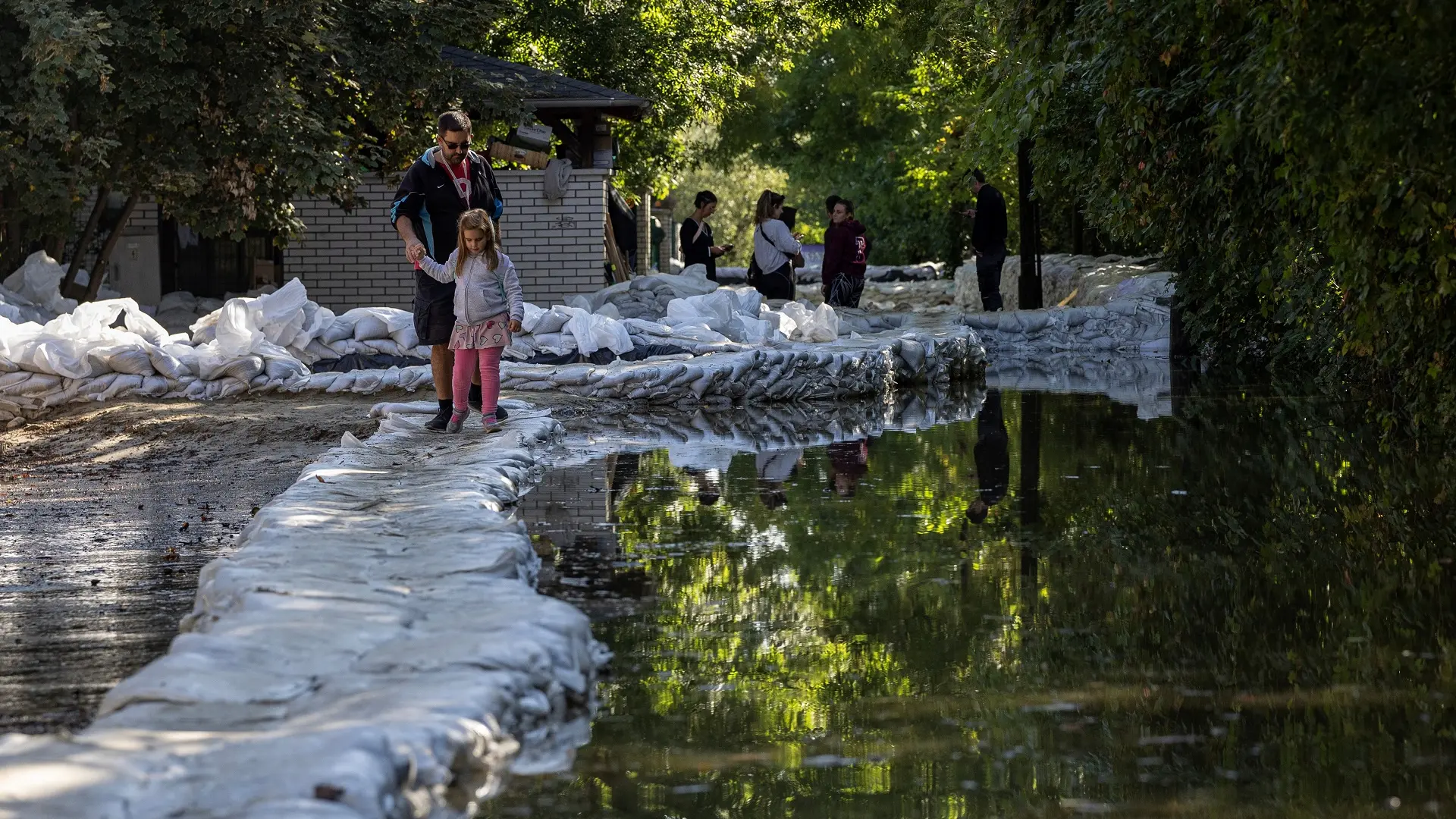 odbrana od poplava poplave u mađarskoj, mađarska, dunav - 21 sept 2024 - foto Reuters (1)-66f2706ff2571.webp