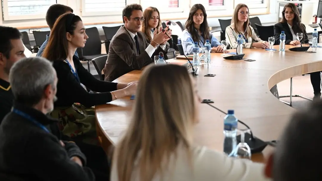 aleksandar vučić sa srpskim naučnicima u CERN-u, 1 okt 2024 - foto Instagram buducnostsrbijeav-66fc235047e03.webp