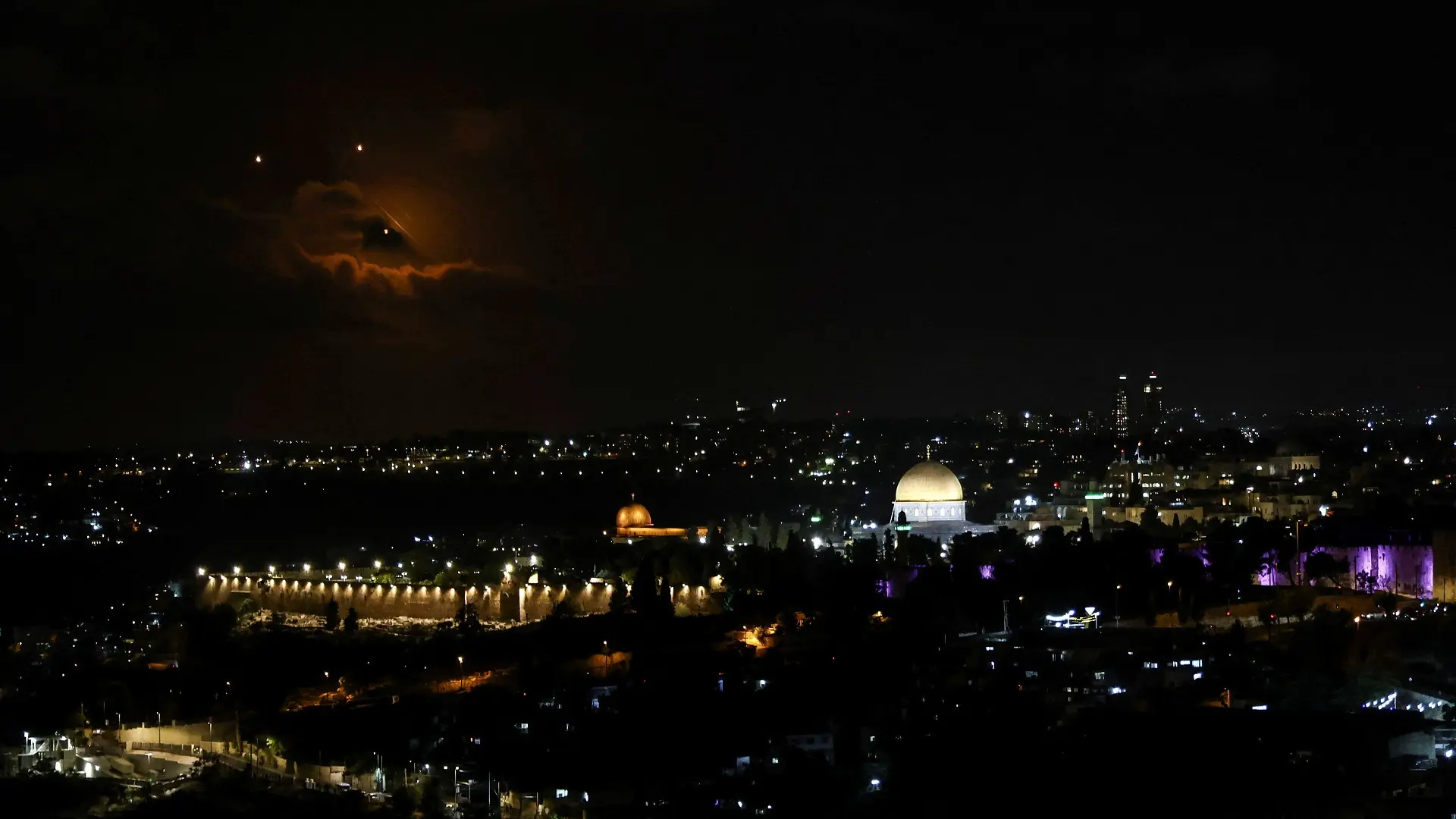 izrael, jerusalim,  napad irana na izrael, iran - 1 okt 2024 - foto Reuters-66fc440eb0995.webp