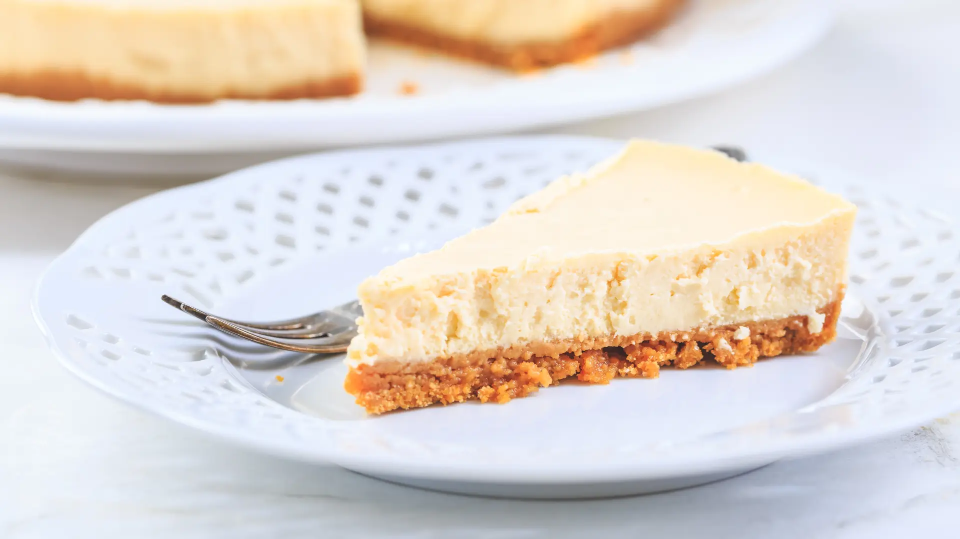 kolač sir cheesecake shutterstock-6708fad41f4fd.webp