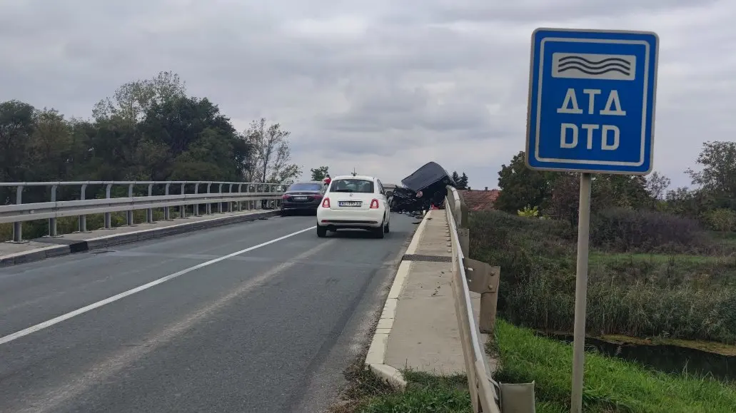 saobraćajna nesreća sudar kod bačkog petrovca, bački petrovac - 6 okt 2024 - foto TANJUG SAŠKA DROBNJAK-6702912da5496.webp