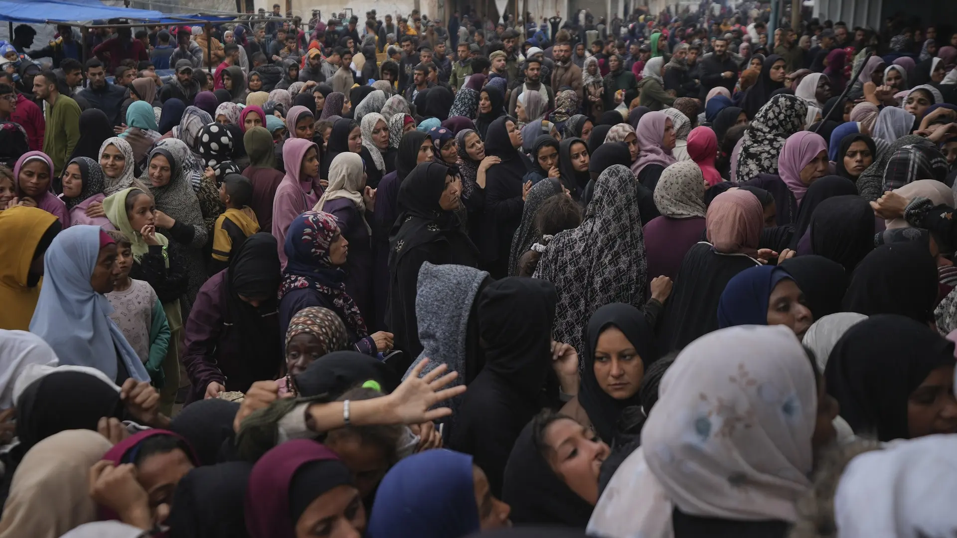 žena i dvoje dece poginuli u stampedu ispred pekare, pojas gaze, izreal, palestinci - 29 nov 2024 - AP Photo Abdel Kareem Hana Tanjug (1)-6749ebf19f2df.webp