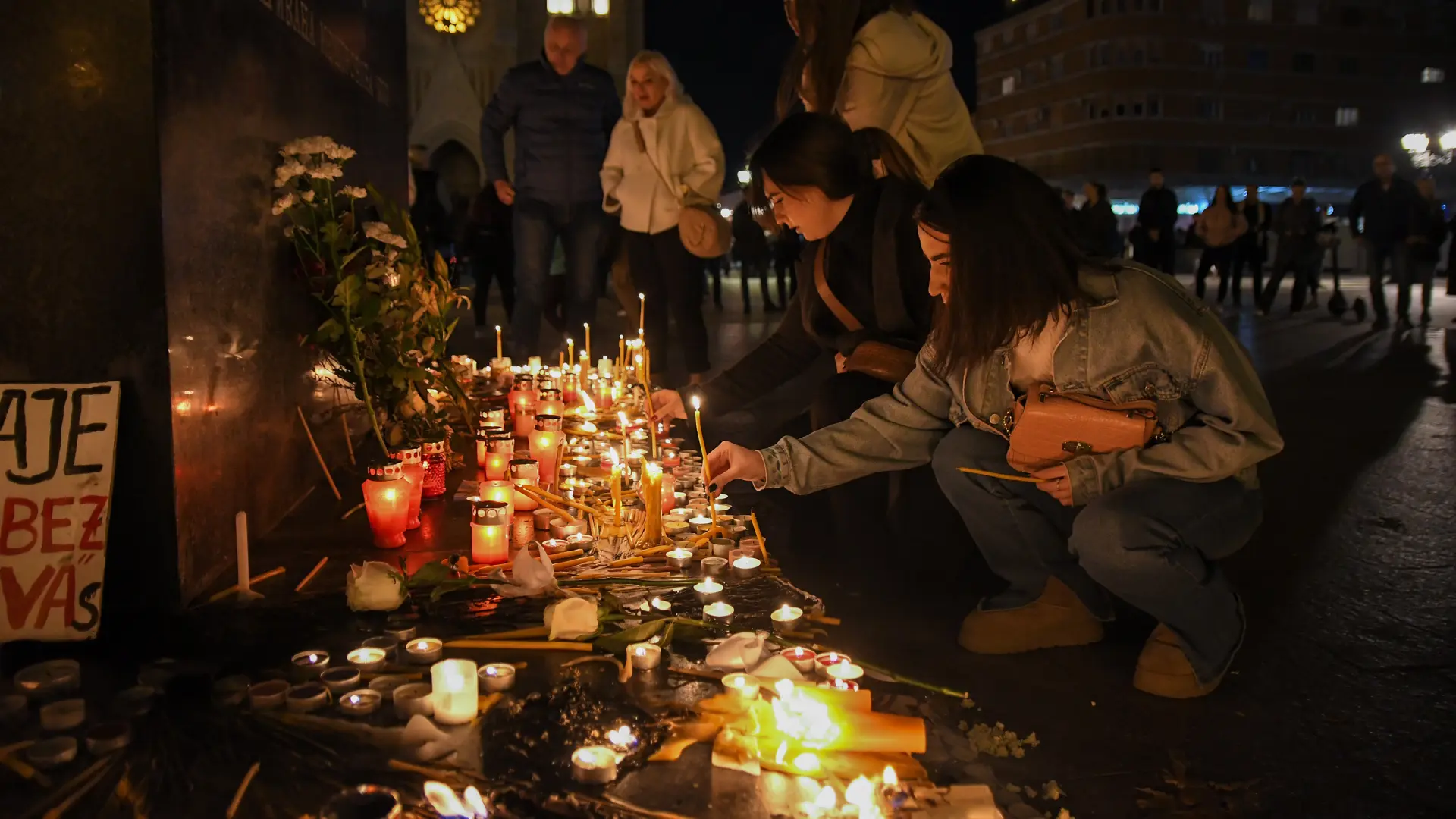 Nenad Mihajlović, Tanjug, Novi sad železnička stanica tragedija sveće-6729f11e42fd8.webp