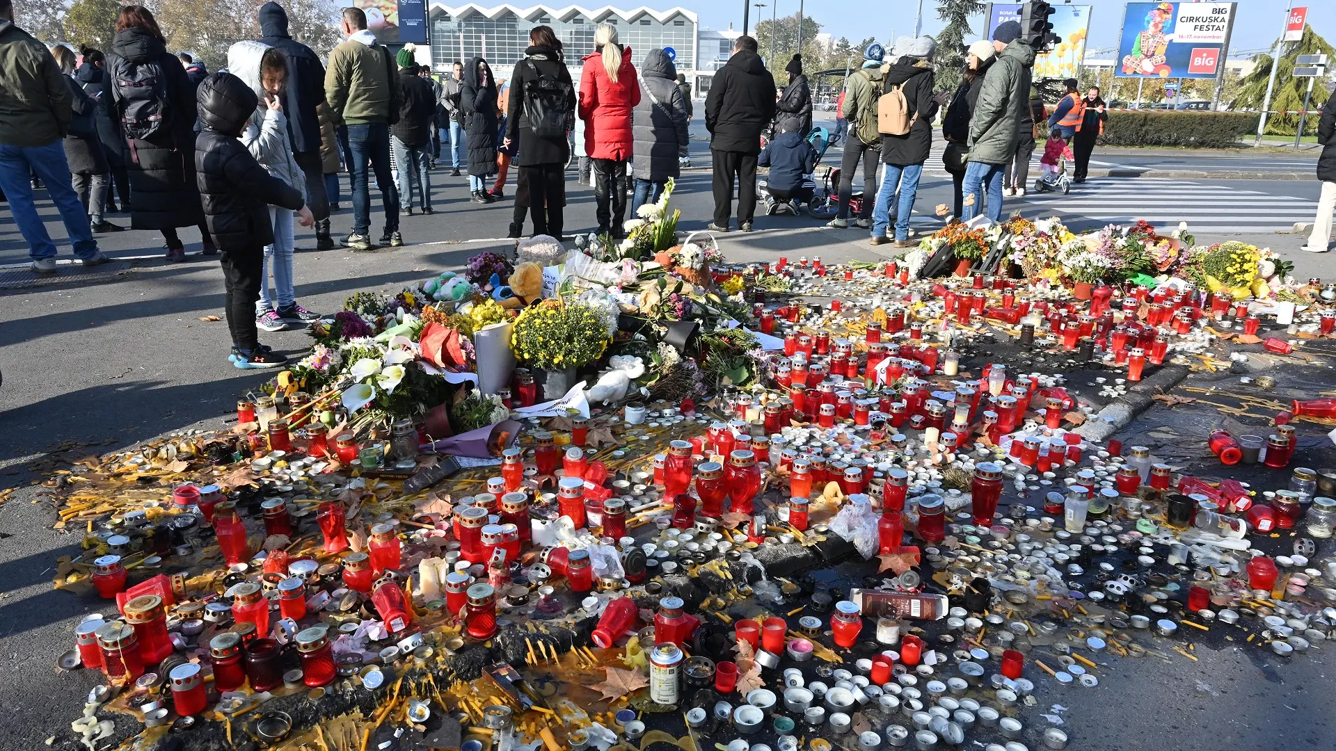 blokirana raskrsnica železnička stanica novi sad, 17 nov 2024 - TANJUG NENAD MIHAJLOVIĆ (1)-6739f0541525e.webp