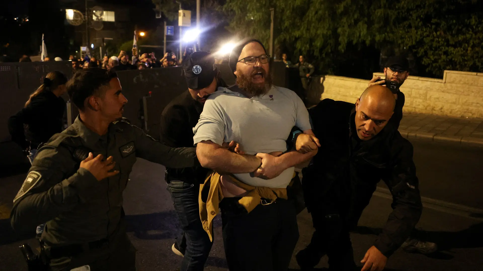 demonstranti ispred rezidencije benjamina netanijahua u jerusalimu, jerusalim, demonstracije - 5 nov 2024 - Reuters (1)-672a9aed235e4.webp