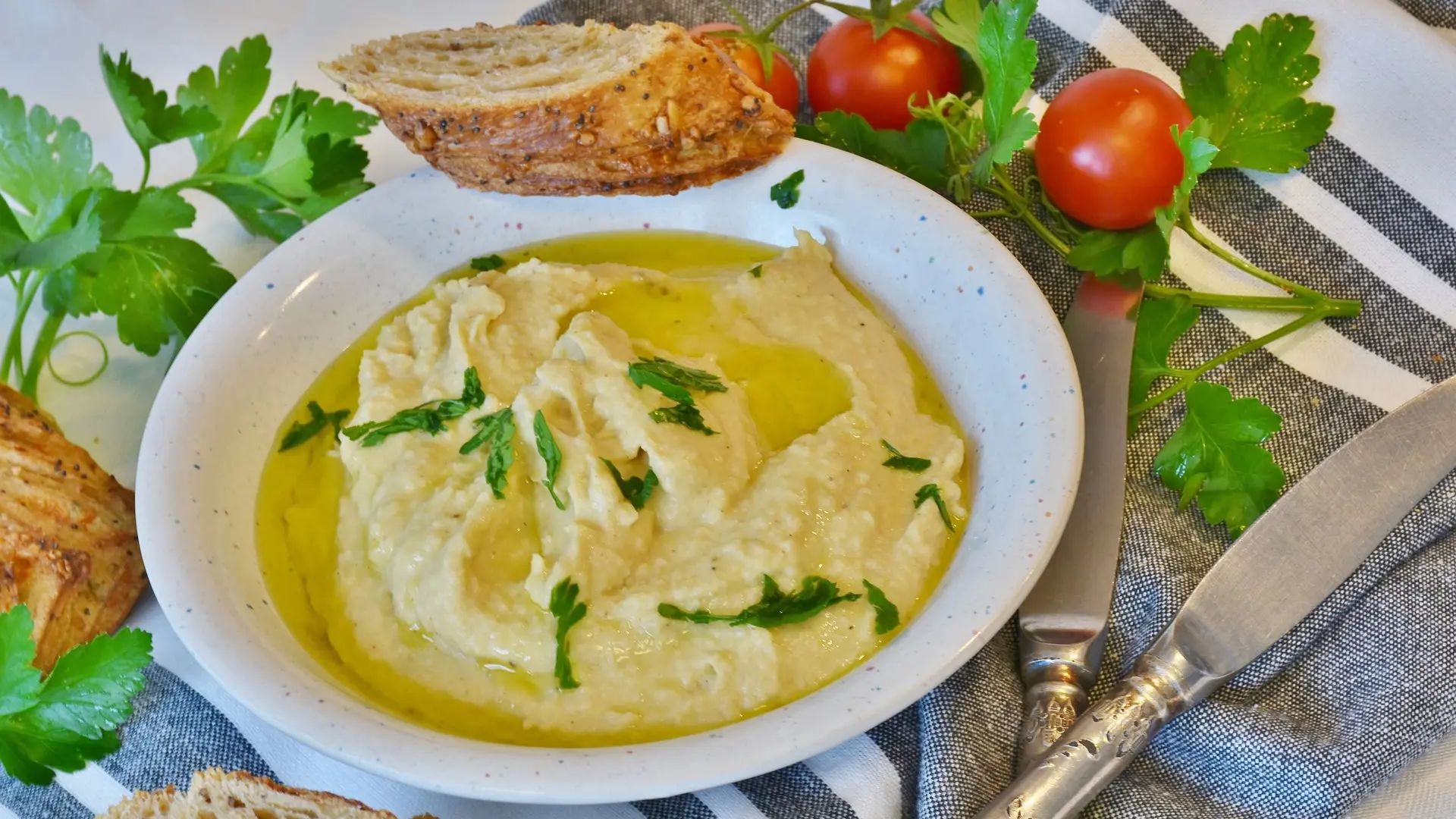 humus pixabay-6738a8febce2a.webp