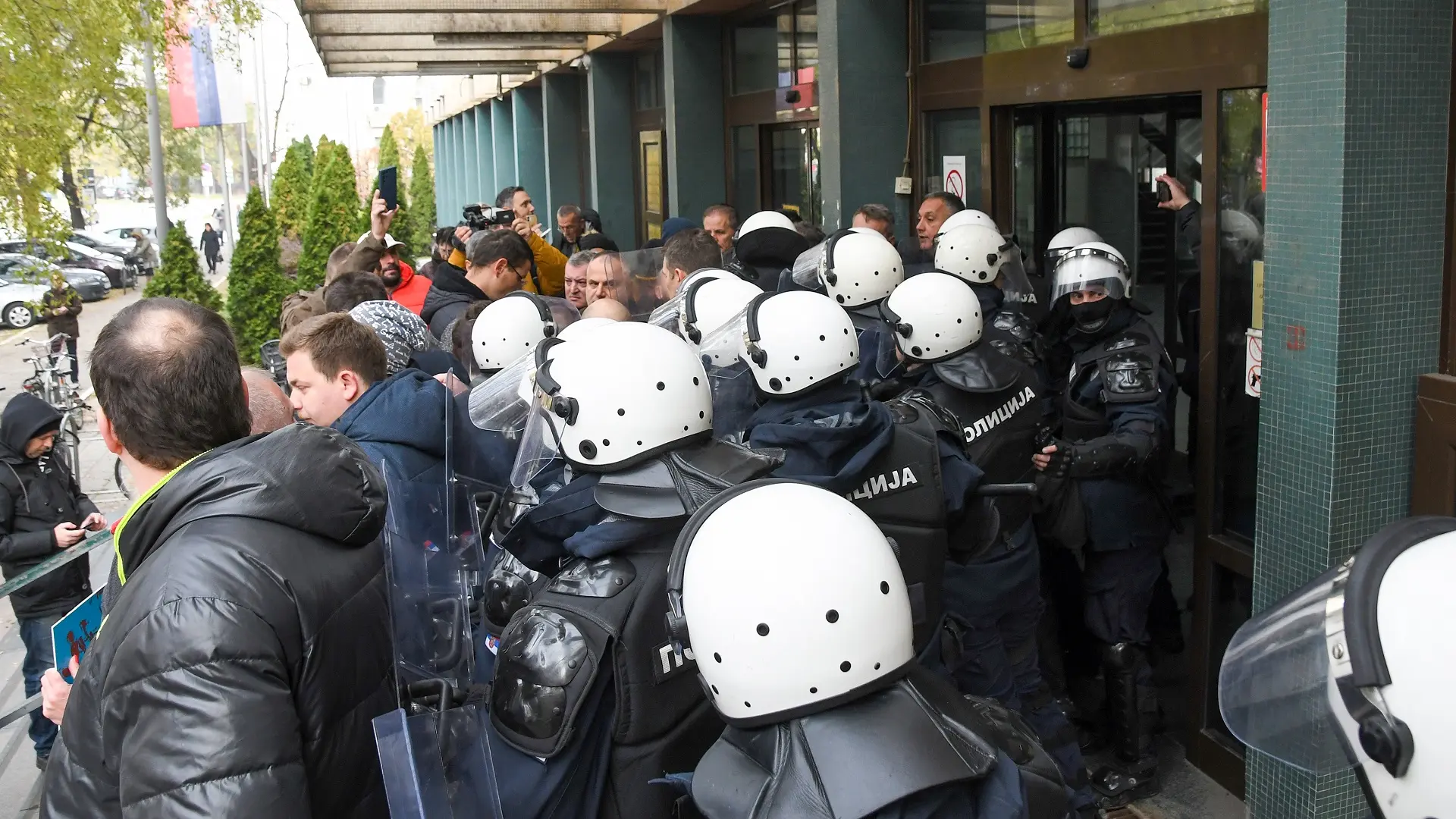 protest opozicije ispred zgrade tužilaštva u novom sadu, novi sad - 19 nov 2024 - TANJUG NENAD MIHAJLOVIĆ (2)-673c5f9c3998f.webp