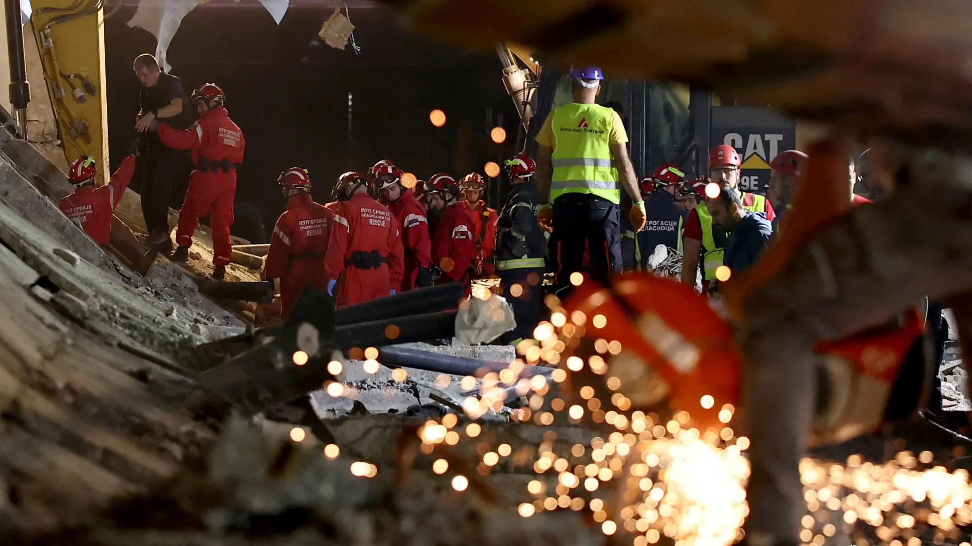 urušila se nadstrešnica na železničkoj stanici u novom sadu, železnička stanica novi sad, 1 nov 2024 - Reuters (5)-6725240ad6b55.webp