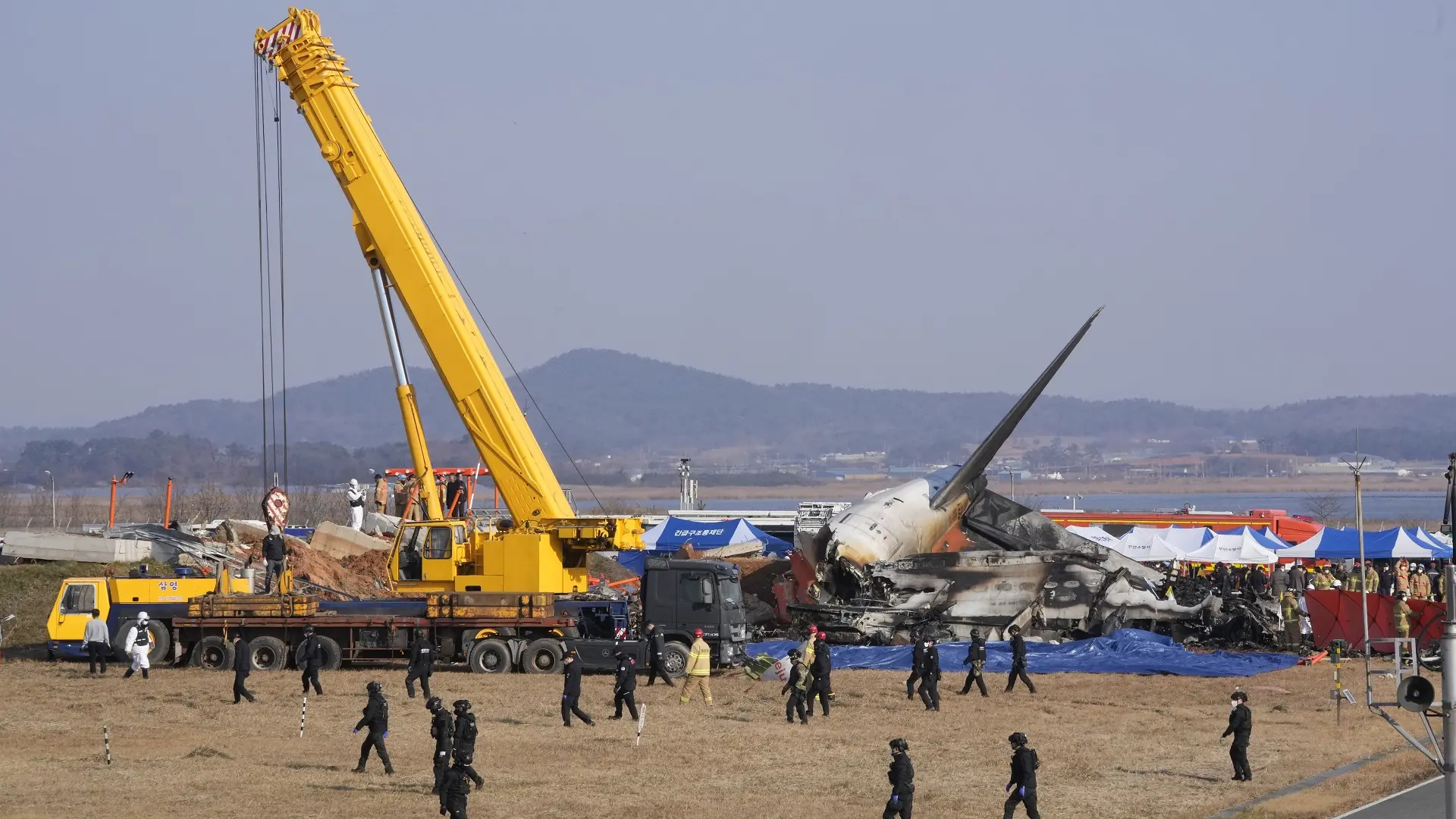 avionska nesreća u južnoj koreji, 29 dec 2024 - AP Photo Ahn Young-joon (1)-6770f1d733925.webp