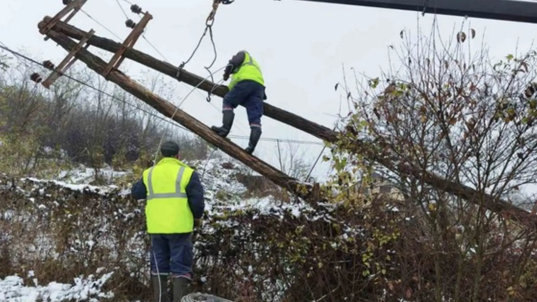 monteri struja dalekovod električna energija edb-676c0c46e92f4.webp