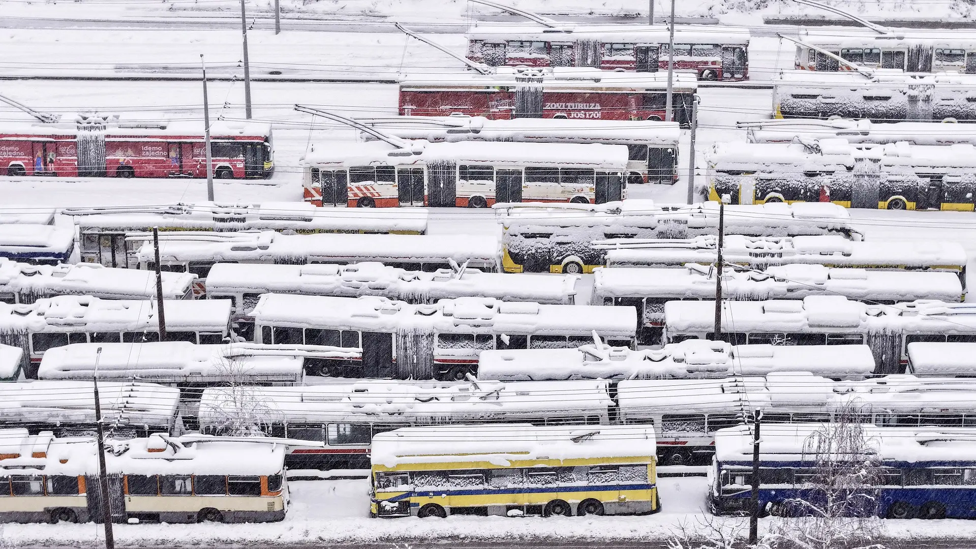 nevreme u sarajevu, sneg, sarajevo - 24 dec 2024 - foto Tanjug AP Photo Armin Durgut-676aba49e4179.webp