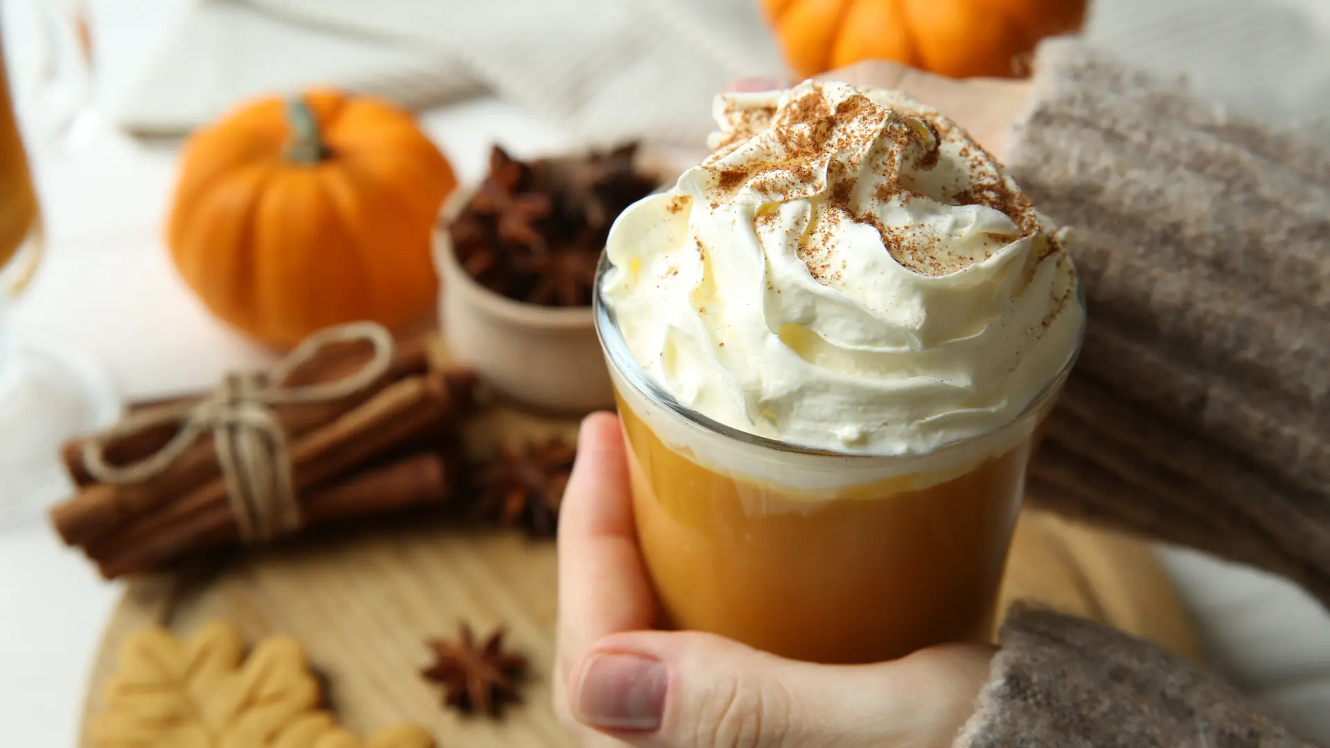 shutterstock pumpkin latte bundeva late kafa napitak zima-676574b564839.webp