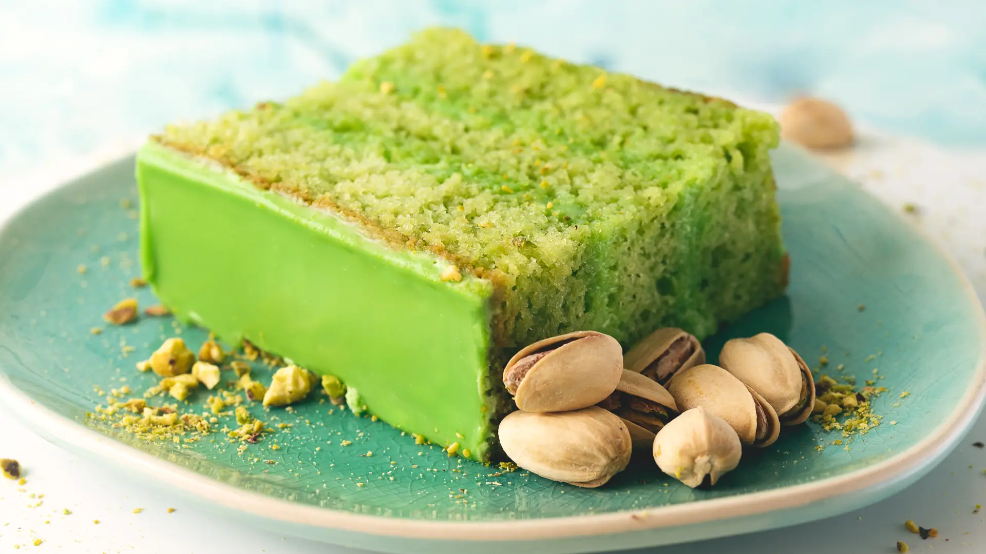 shutterstock_ trileće tri leće tress leches pistaći kolač-6751c95885316.webp