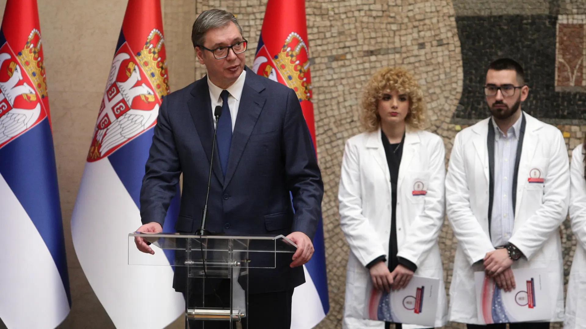 vučić medicinari ugovori sava radovanović tanjug-676d42b801f72.webp