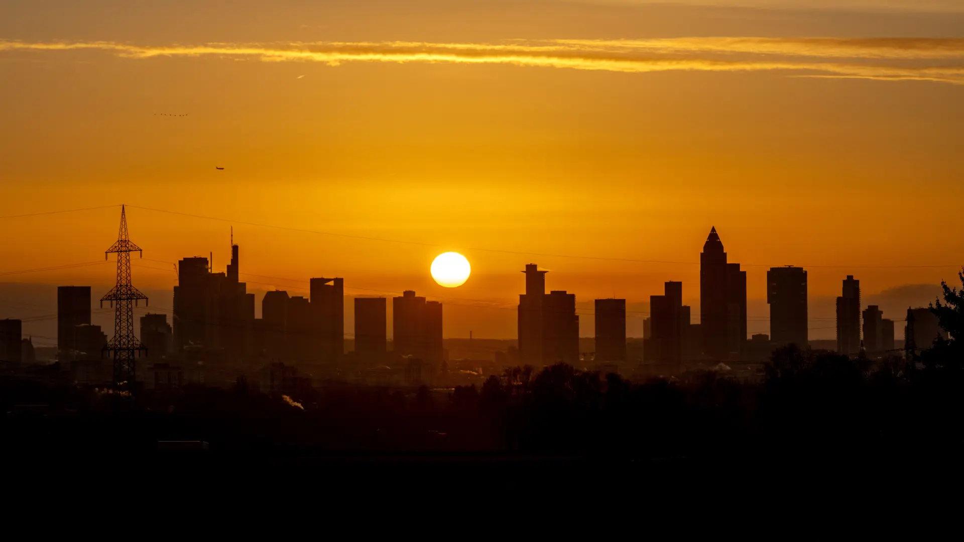 AP PhotoMichael Probst, Tanjug sunce frankfurt nemačka grad zalazak sunca-6778ebe7dad3a.webp