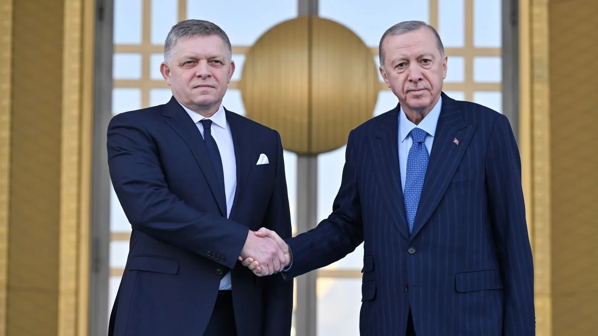 Robert Fico, Redžep Tajip erdogan-Tanjug-Mert Gokhan KocDia Photo via AP-678e909d82b02.webp