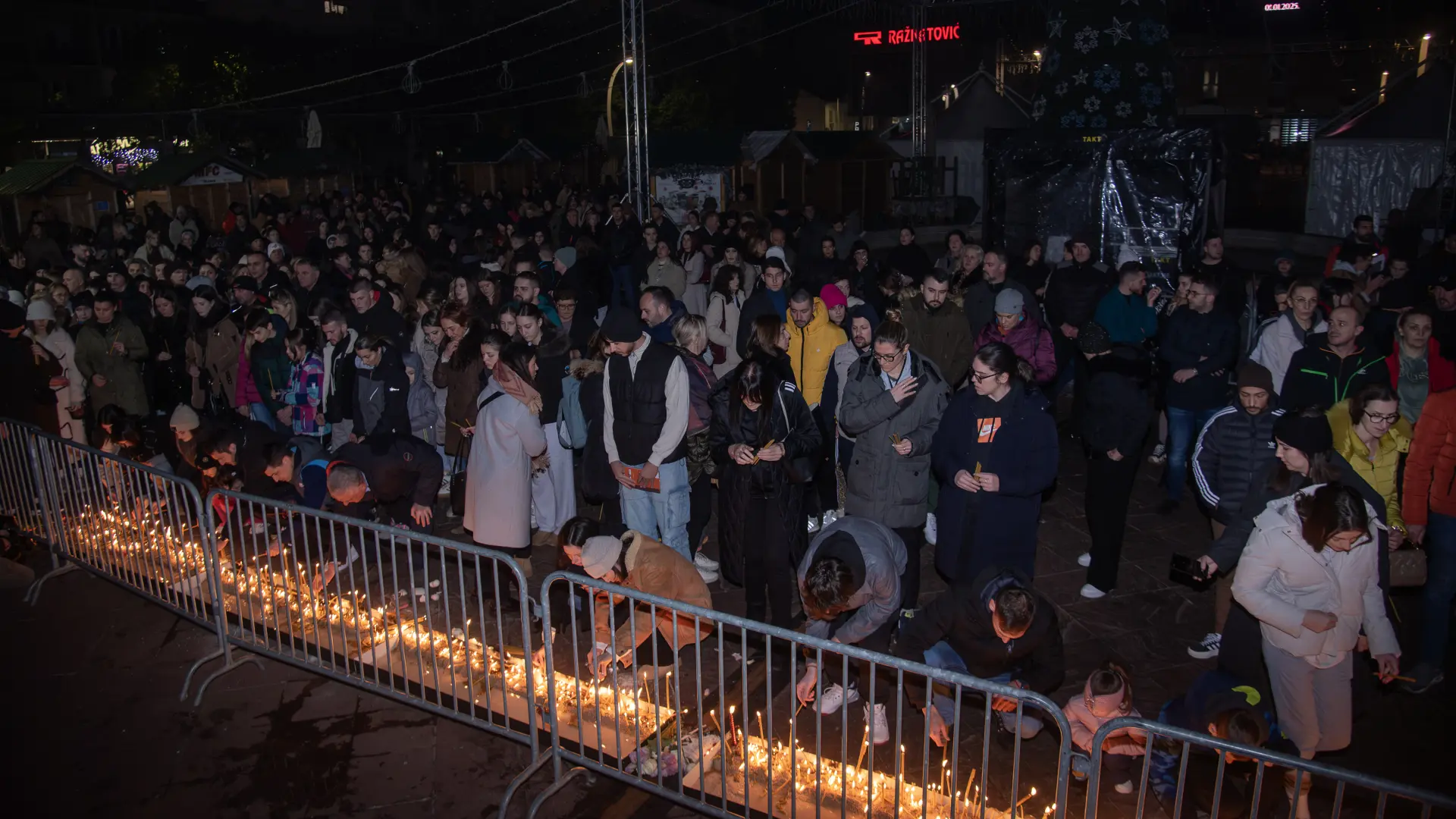 građani pale sveće zbog masakra na cetinju, masakr na cetinju, cetinje, podgorica - R.R.ATAImages 02, januar, 2025-6776e5336aa98.webp