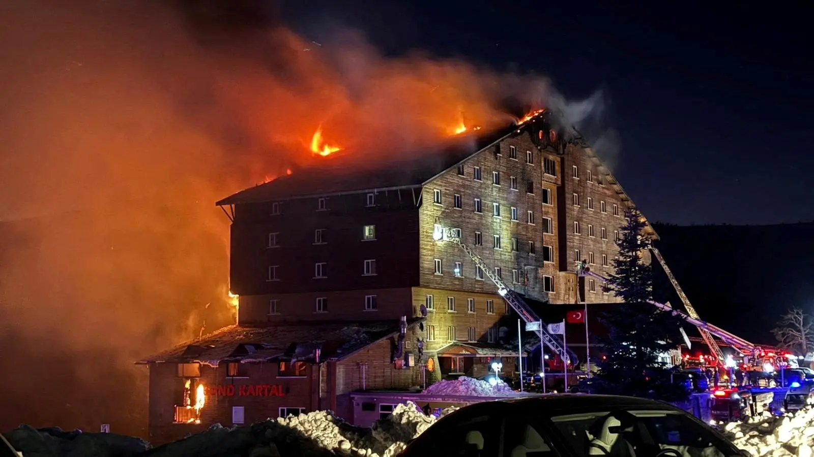 požar u turskoj u ski hotelu, ski hotel - 21 jan 2025 - Reuters-678f533d28d32.webp