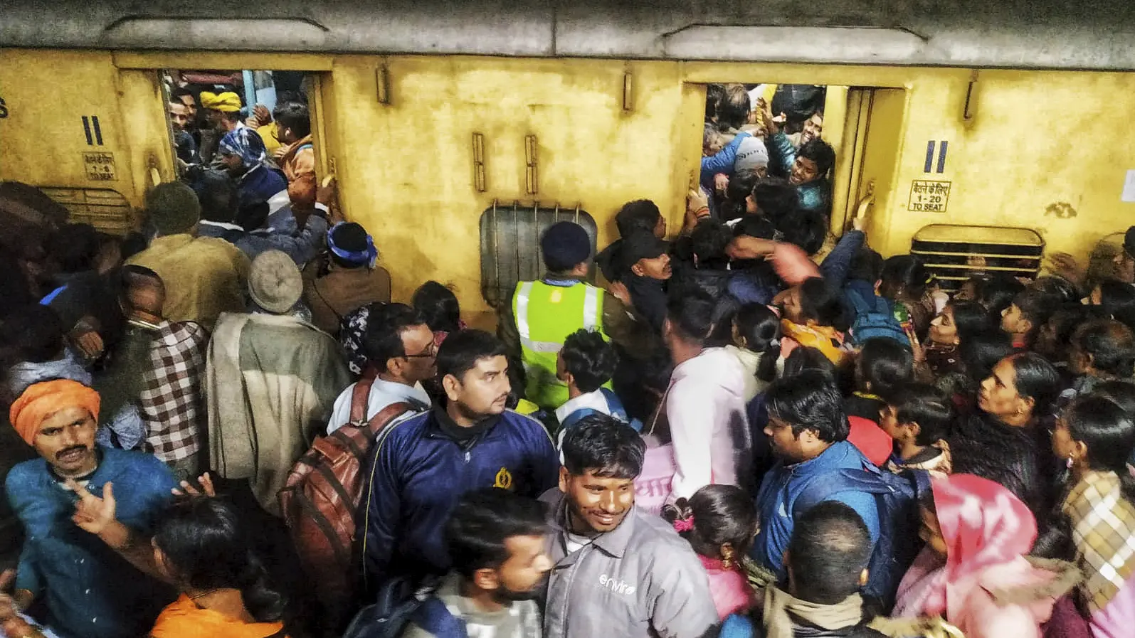 Tan2025-02-1520483611_0 stampedo indija voz AP Photo-67b0fffbd6c52.webp