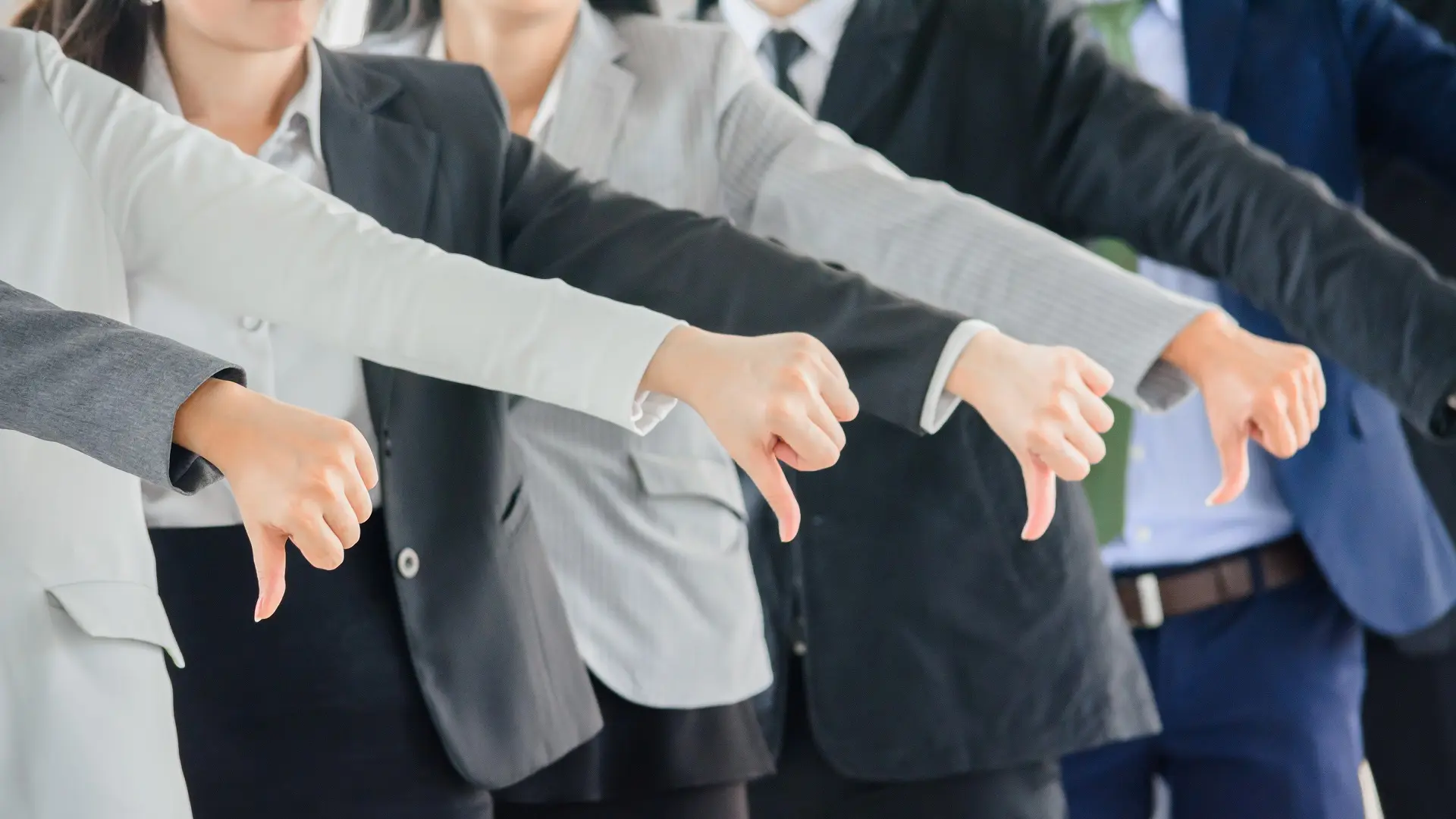bojkot, bojkotovanje, štrajk, nezadovoljstvo, palac dole, neprihvatanje, odluka - shutterstock_570596806-67b2066a03aaa.webp