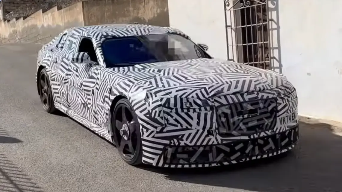 jaguar type 00 - foto Printscreen Youtube NCars-67b9ccd21ffd5.webp