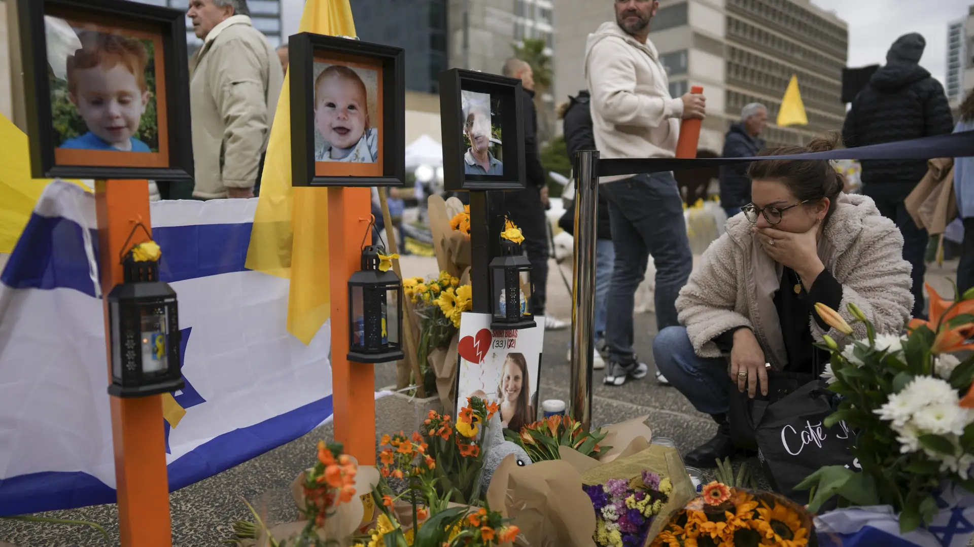 porodica bibas sahrana taoci AP PhotoOded Balilty tanjug-67befeb23683e.webp