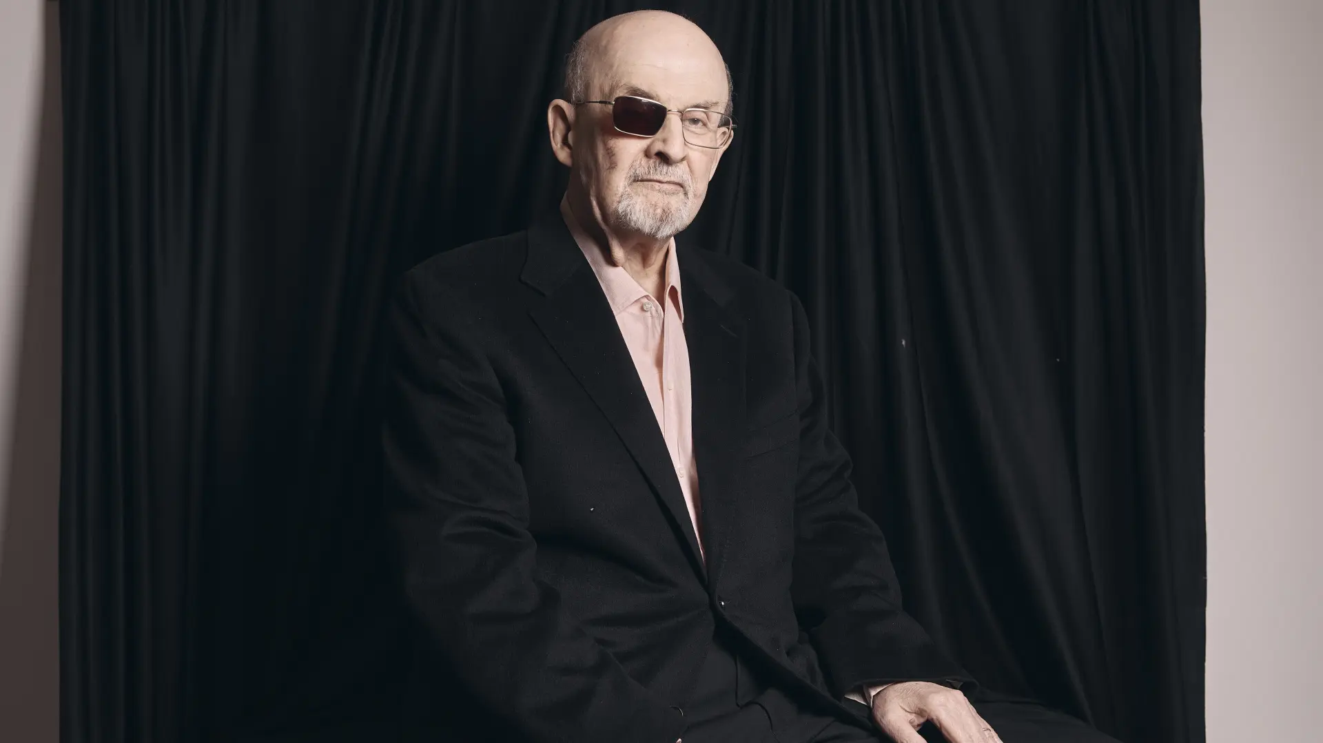 salman ruždi tanjug AP PhotoAndres Kudacki, File-67ab79d2dc48f.webp