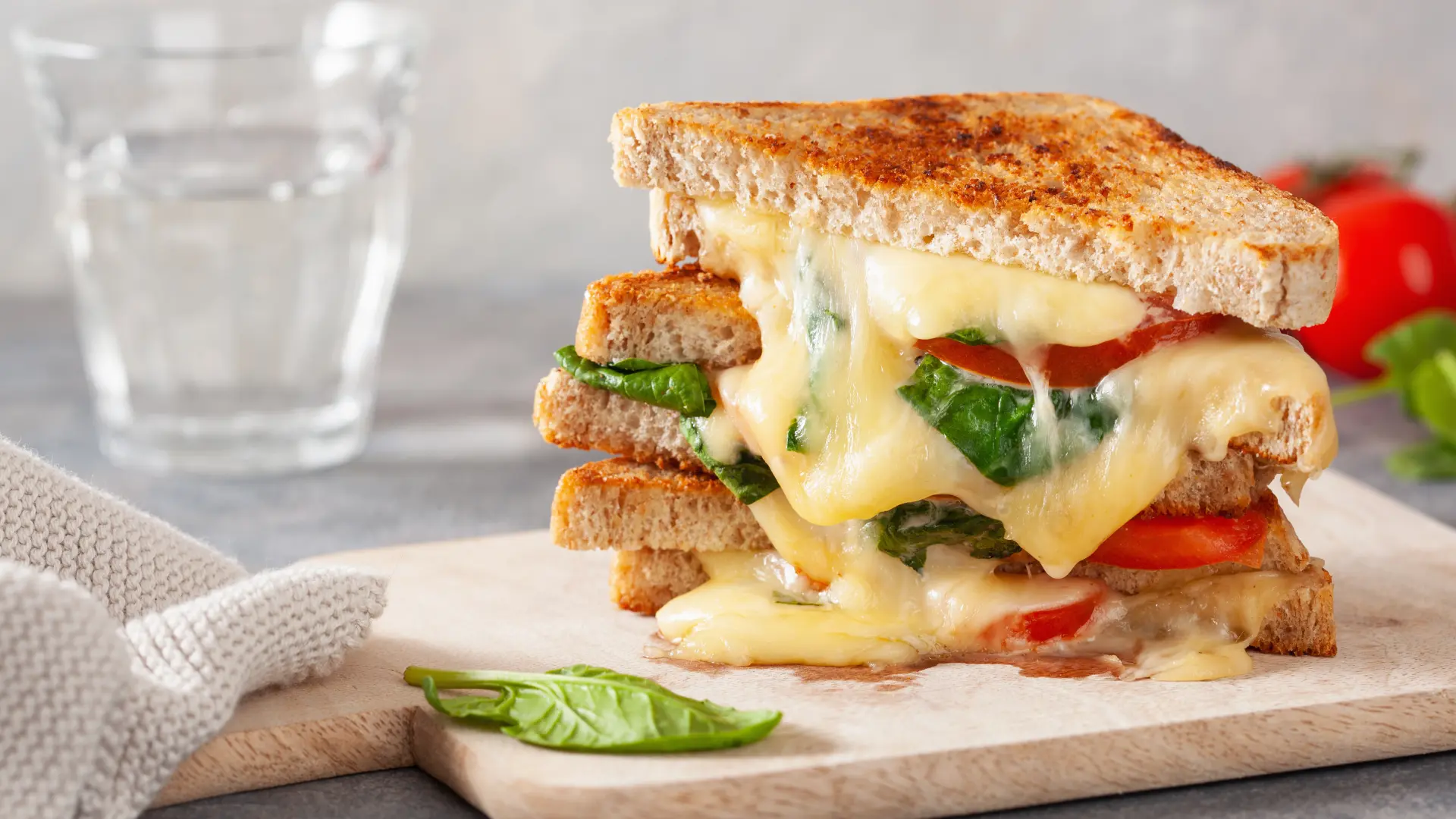 tost sendvič shutterstock-67aa51d9027d4.webp
