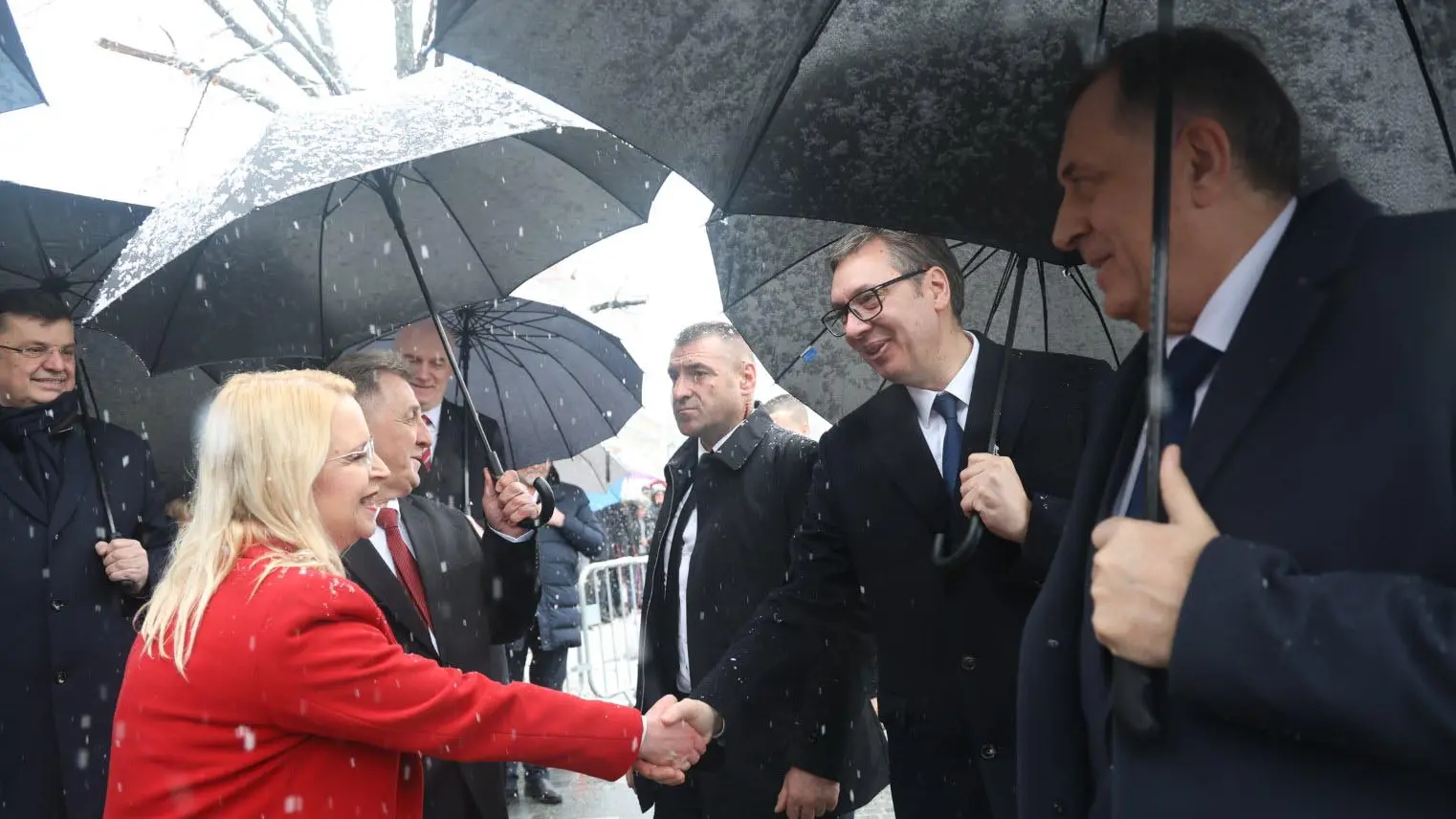 vučić dodik klinika slatina TANJUG FOTO SRNA Darko Šavija-67af4bb352ba2.webp