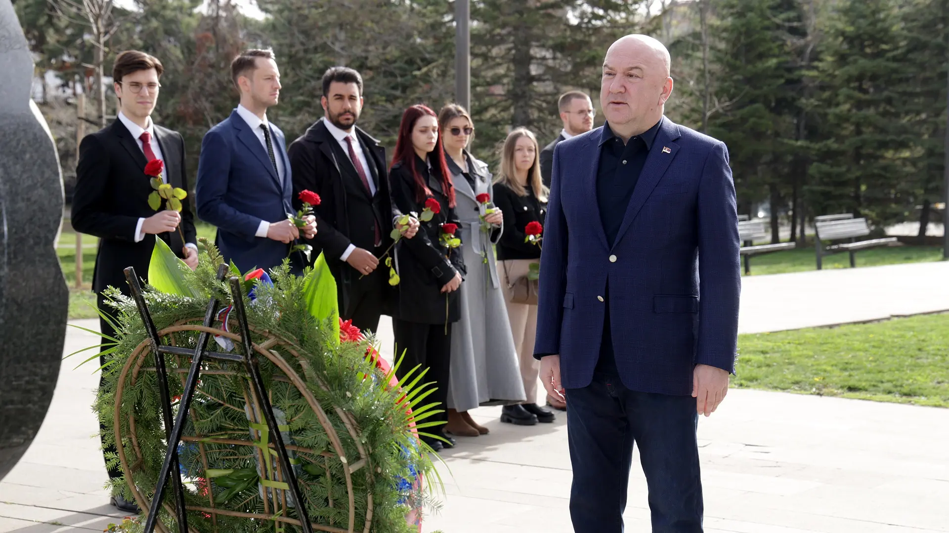 26. godišnjica nato bombardovanja srj, polaganje venca na spomenik milici rakić, milica rakić - 24 mart 2025 - TANJUG MINISTARSTVO BEZ PORTFELJA ALEKSANDAR JOVANOVIĆ (1)-67e12fbd54ac4.webp