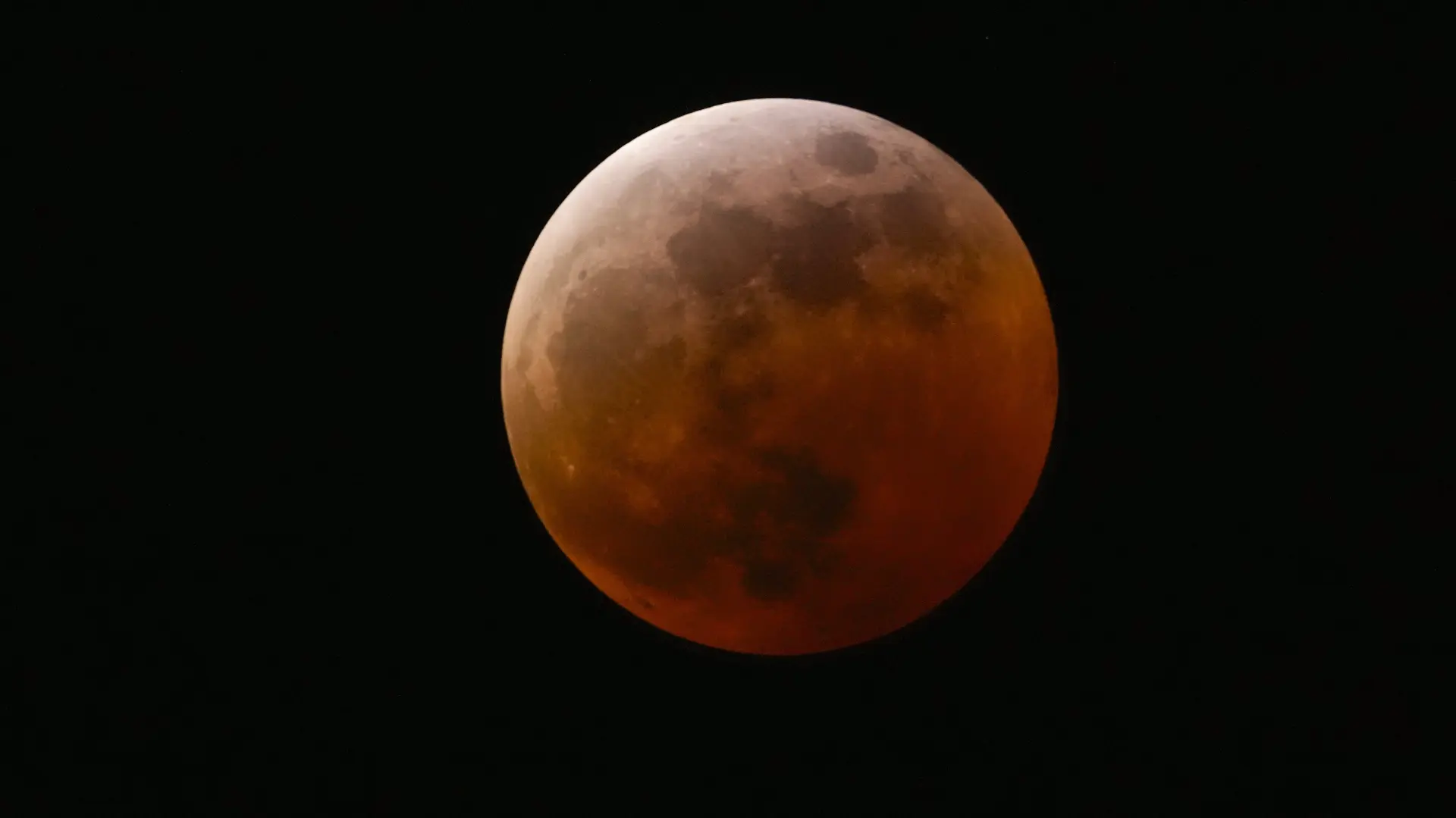 AP PhotoMarco Ugarte, Tanjug krvavi mesec pomračenje meseca-67d4265e811c6.webp