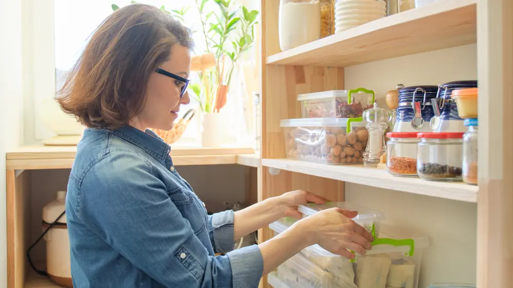 Kuhinja, namirnice, špajz, hrana, tegle - shutterstock - VH-studio-67e7ff86045ed.webp