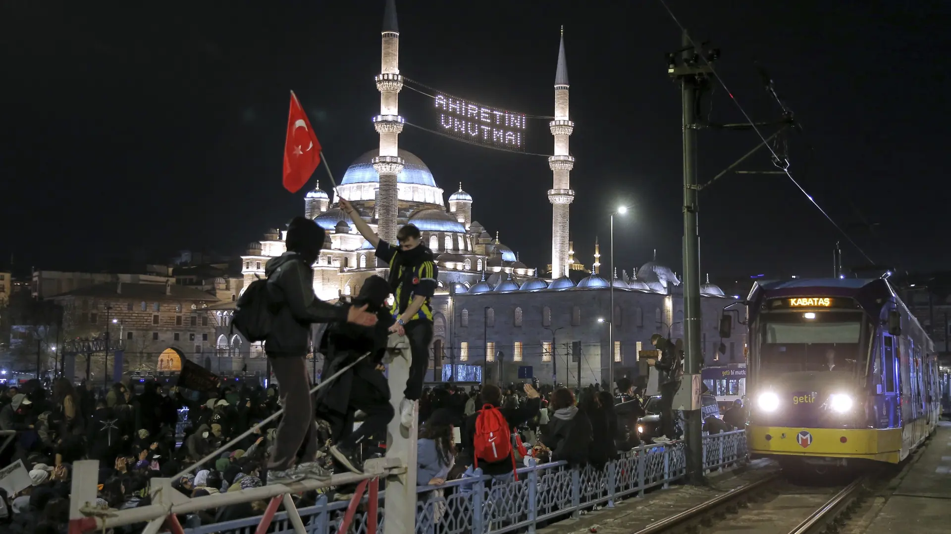 turska protest Tanjug AP Huseyin Aldemir-67e5329999ca4.webp