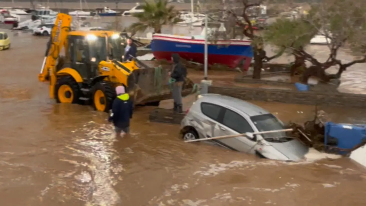 2025-03-31T200015Z_1697742649_RC2JODARGFQU_RTRMADP_3_EUROPE-WEATHER-GREECE-FLOODS-UGC-67ebcccb838a7.webp