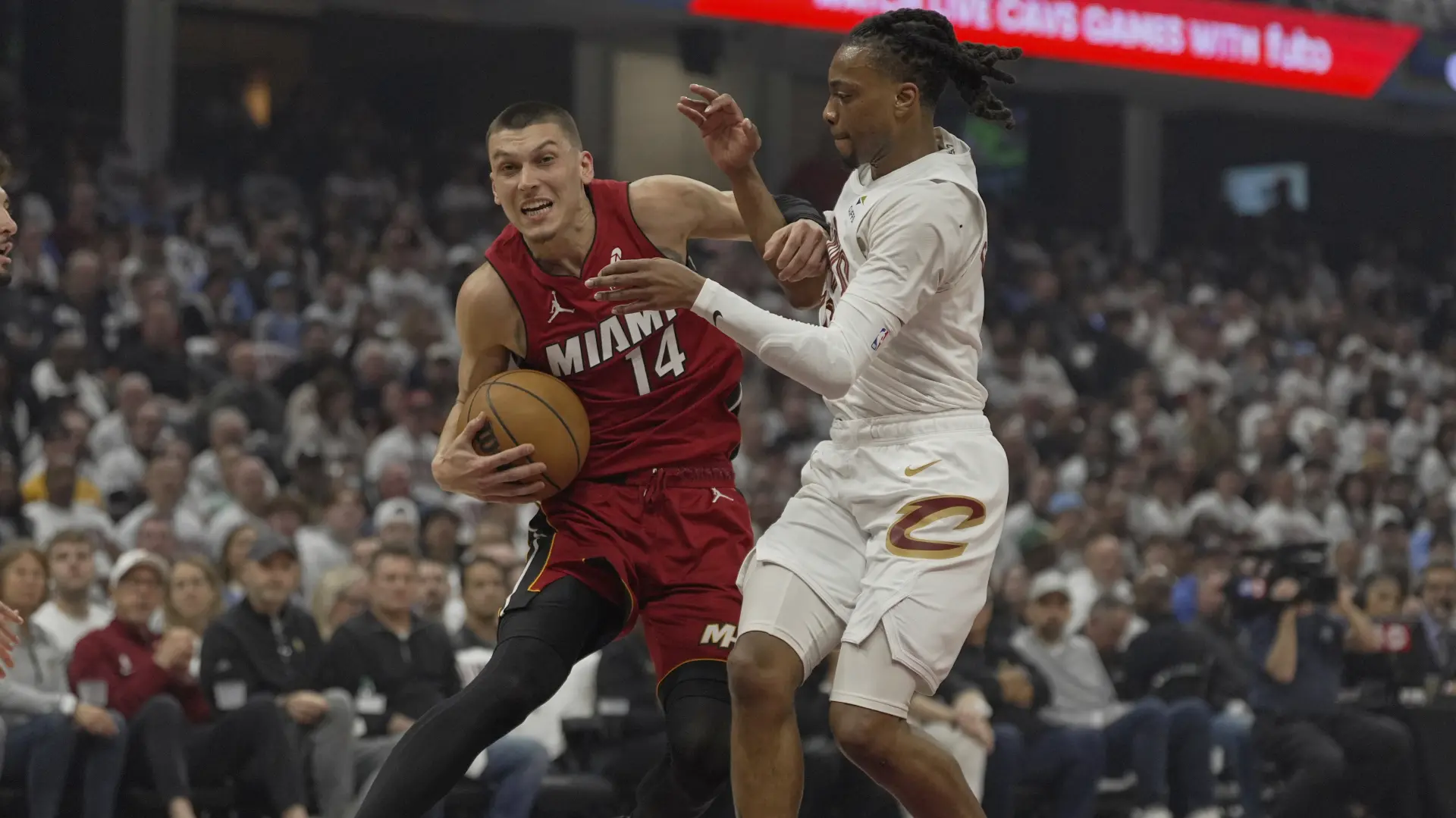 Tan2025-04-2102202036_3 tajler hiro majami nba AP PhotoSue Ogrocki-6805f612dd06e.webp