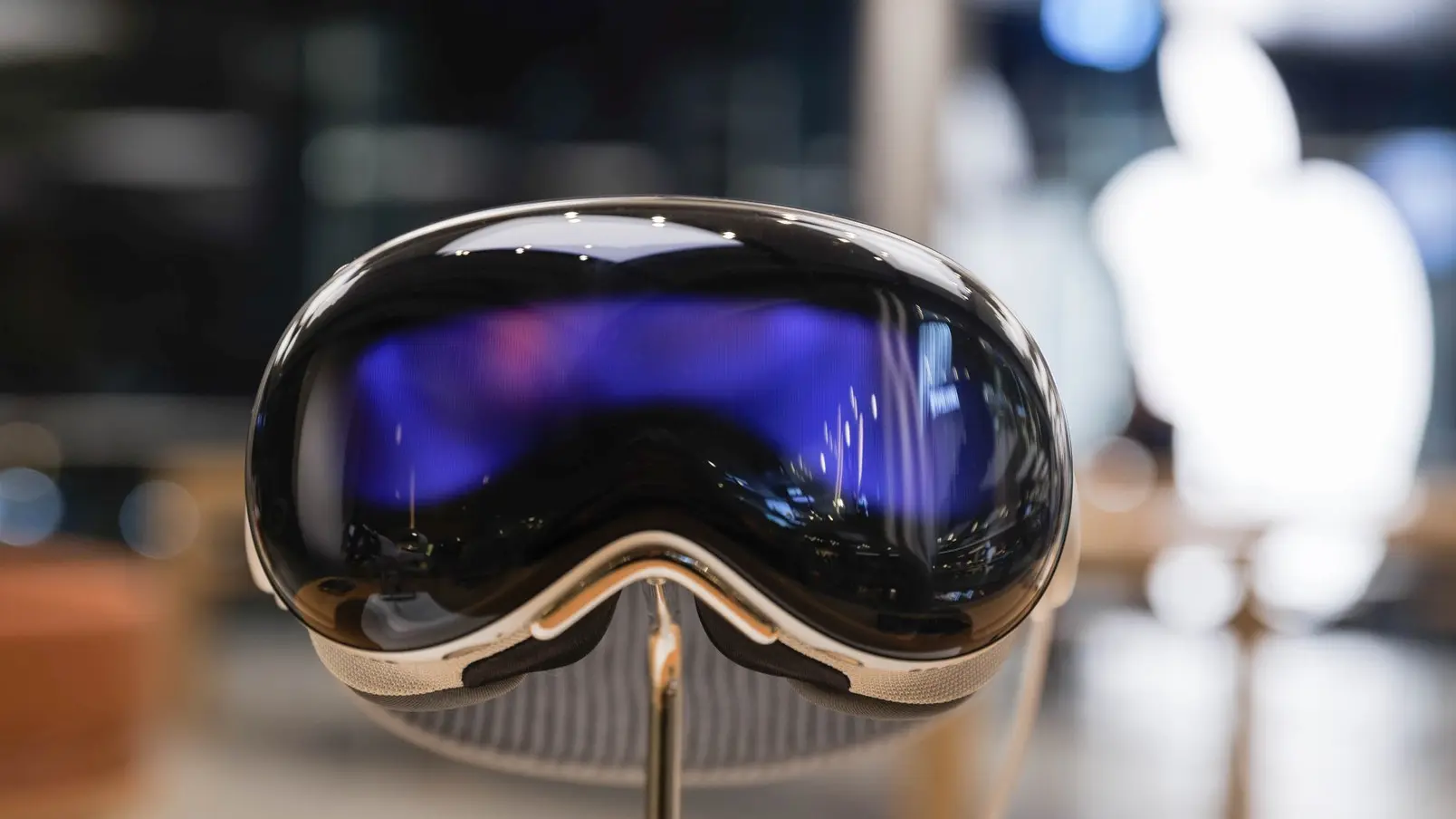 apple vision pro naočare, AR naočare - 13 feb 2025 - profimedia-0963574030-67fd14f85c03f.webp